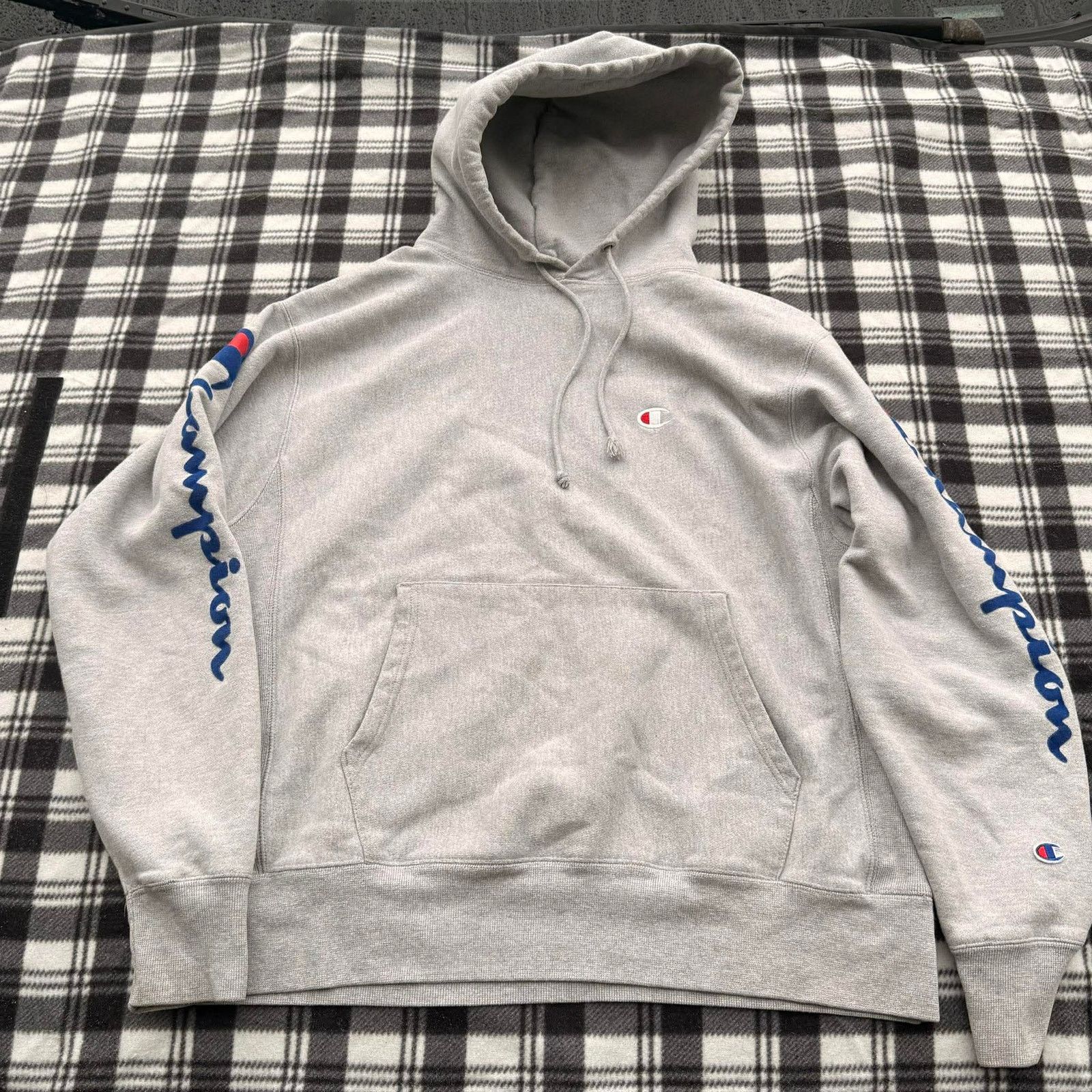Champion Champion Reverse Weave Gray Hoodie Blue Sleeve Spell Out L Size US L / EU 52-54 / 3 - 8 Thumbnail