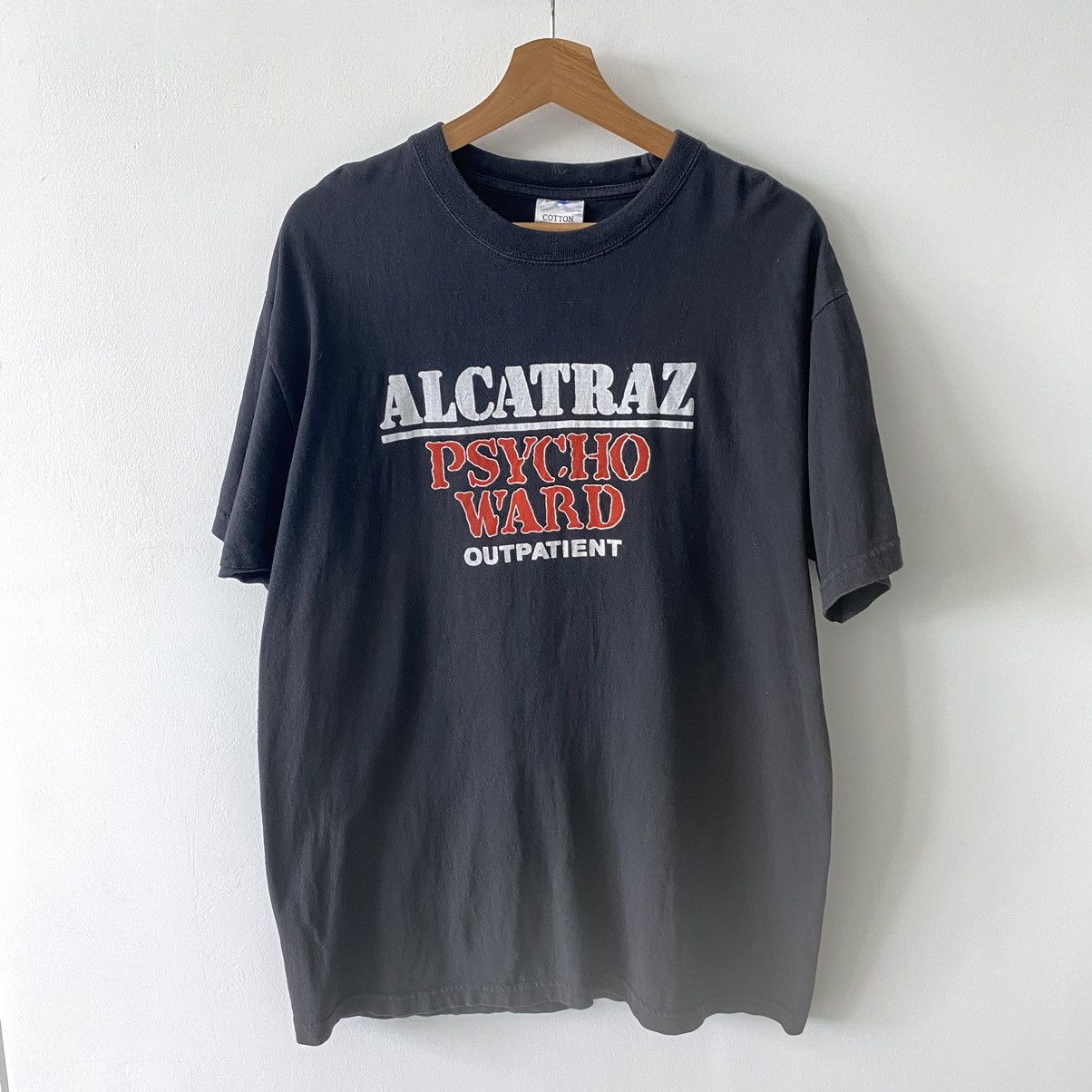 Vintage Thrashed Faded Vintage Alcatraz Psycho Ward ERD GRUNGE TEE Size US L / EU 52-54 / 3 - 1 Thumbnail
