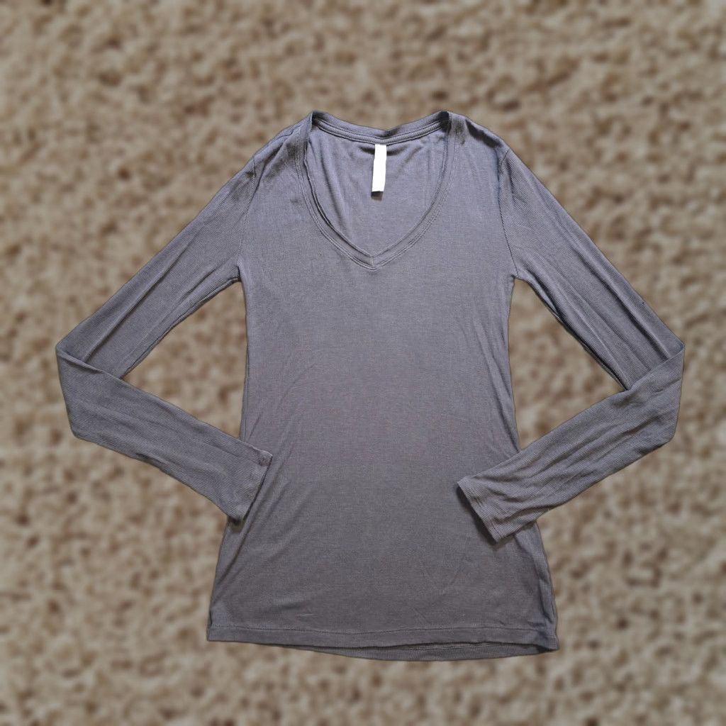 Athleta Athleta Top Womens Size Small Gray Long Sleeve Stretch Ribbed Athleisure Lounge Shirt Size S / US 4 / IT 40 - 1 Thumbnail