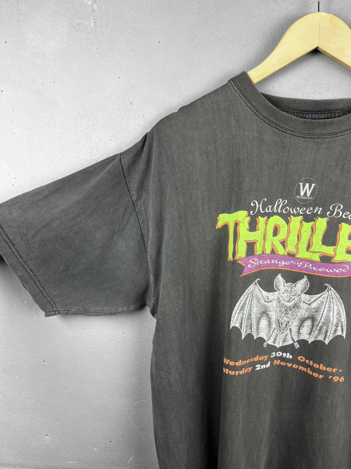 Band Tees Thriller t shirt vintage Size US XL / EU 56 / 4 - 5 Thumbnail