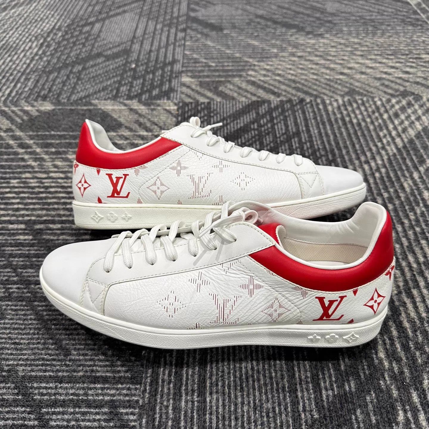 Louis Vuitton LV Monogram White Sneaker Red Tail US9.5/EU43.5 99 New Size US 10.5 / EU 43-44 - 4 Thumbnail