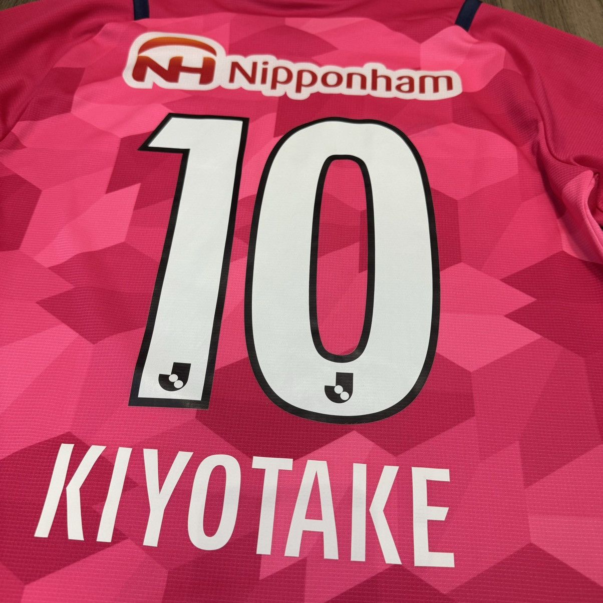Puma Osaka Cerezo 2021 home shirt #10 Kiyotake Size US M / EU 48-50 / 2 - 4 Thumbnail