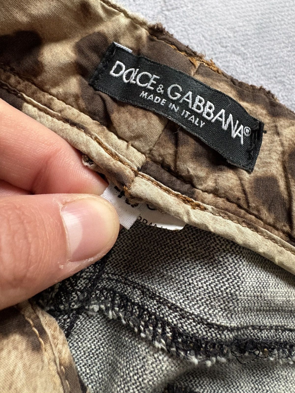 Dolce & Gabbana Vintage Dolce & Gabbana Y2K Wash Distressed Denim Jeans Size 27" / US 4 / IT 40 - 16 Thumbnail