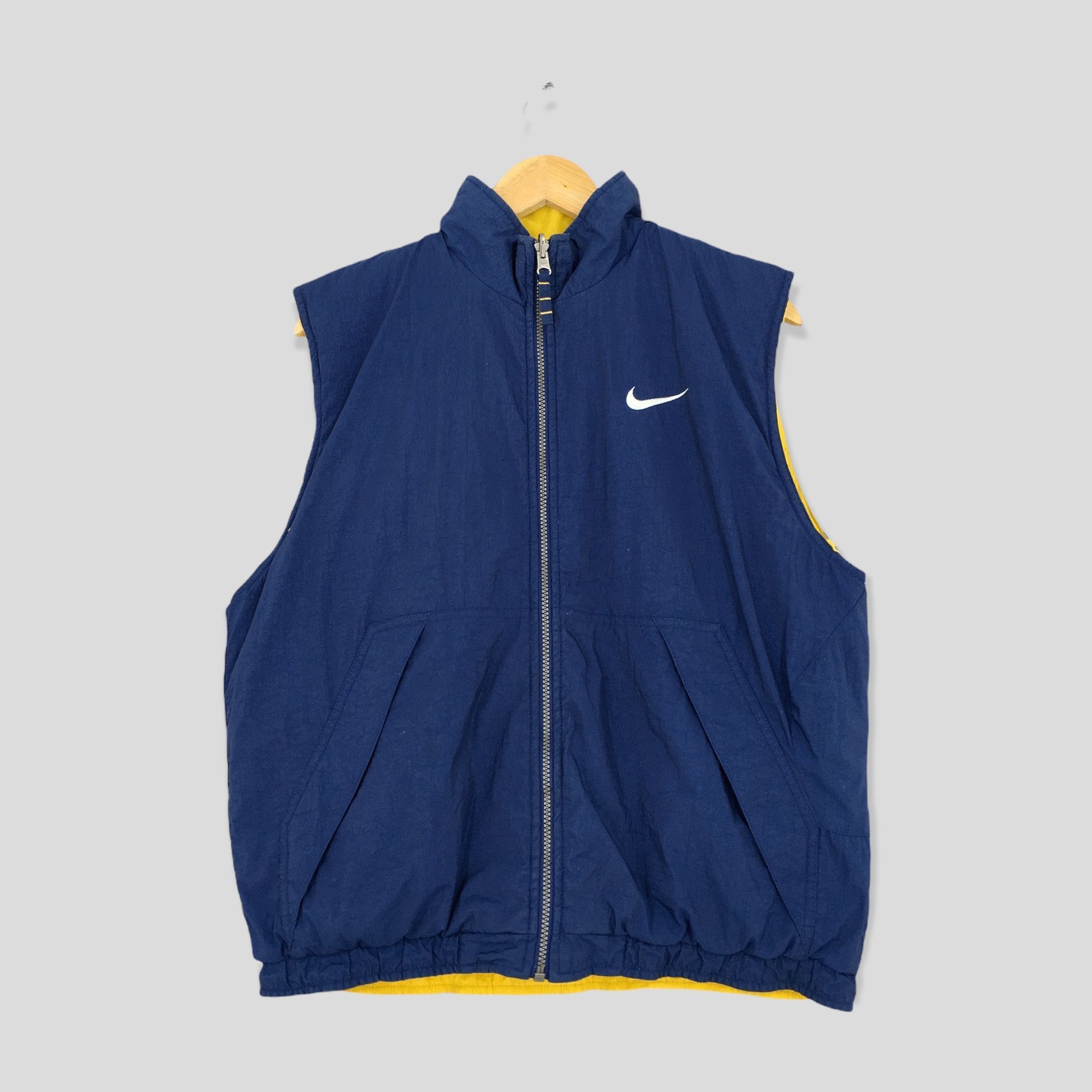 Nike Nike Sports Swoosh Sleeveless Jacket Medium Size US M / EU 48-50 / 2 - 1 Thumbnail