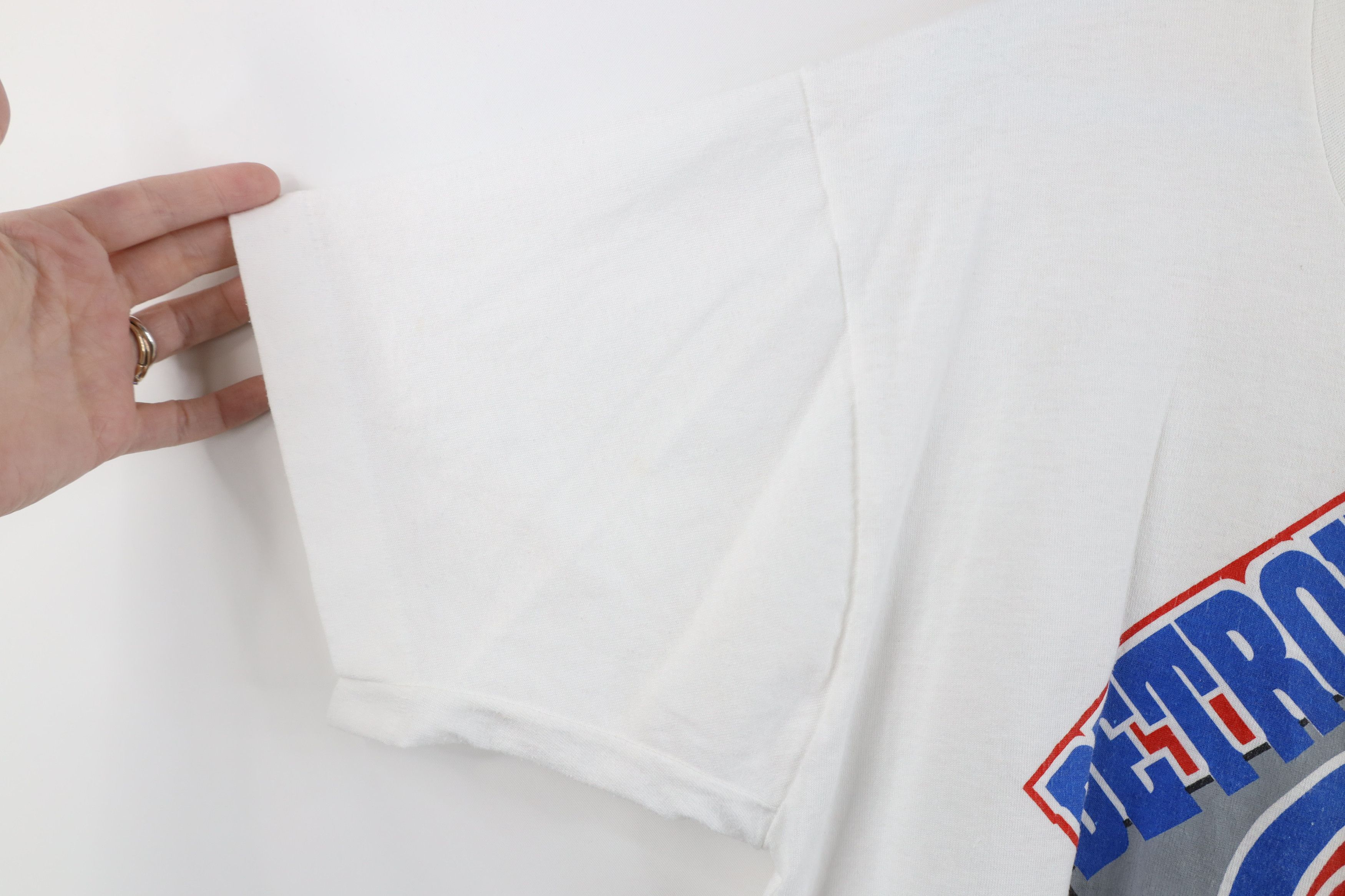 Vintage Vintage 80s Champs Pistons Basketball Bad Boys T-Shirt USA Size US L / EU 52-54 / 3 - 8 Thumbnail