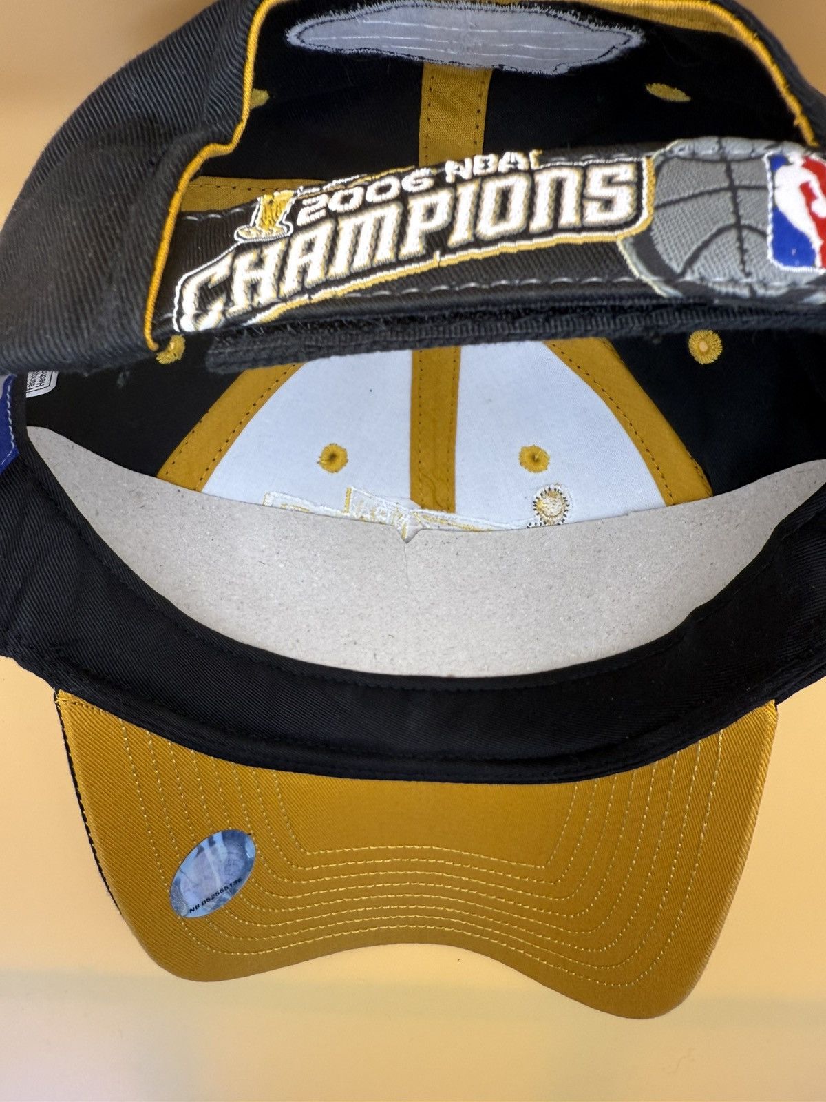 Reebok Reebok Miami Heat 2006 NBA Champions Hat – Adjustable Cap Size ONE SIZE - 6 Thumbnail