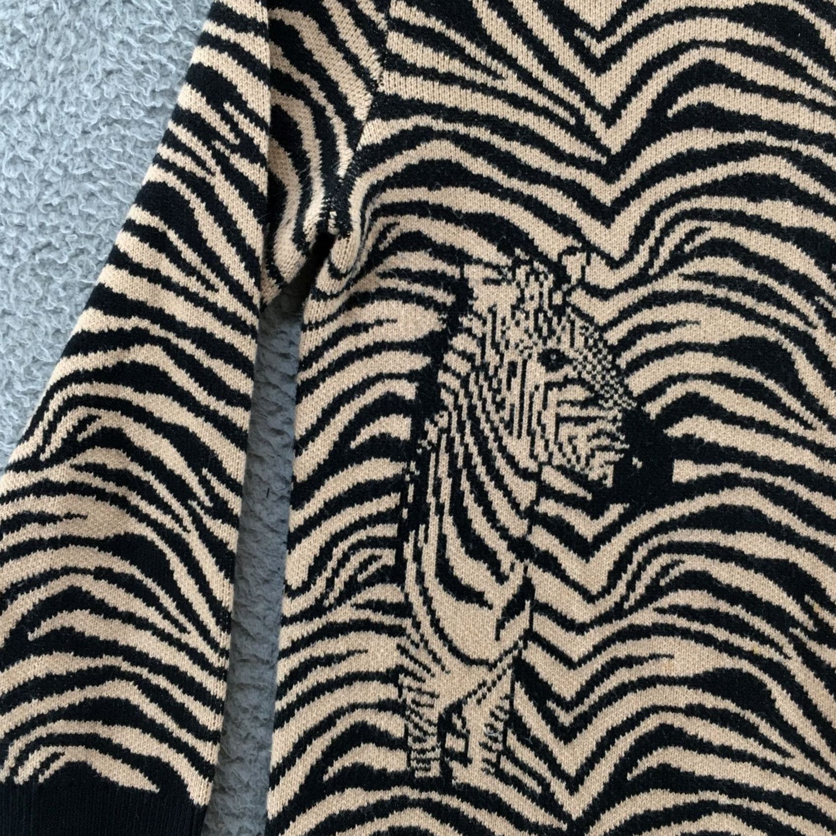Banana Republic Banana Republic Pullover Sweater Womens XS Beige Animal Print Cotton Blend Size XS / US 0-2 / IT 36-38 - 5 Thumbnail