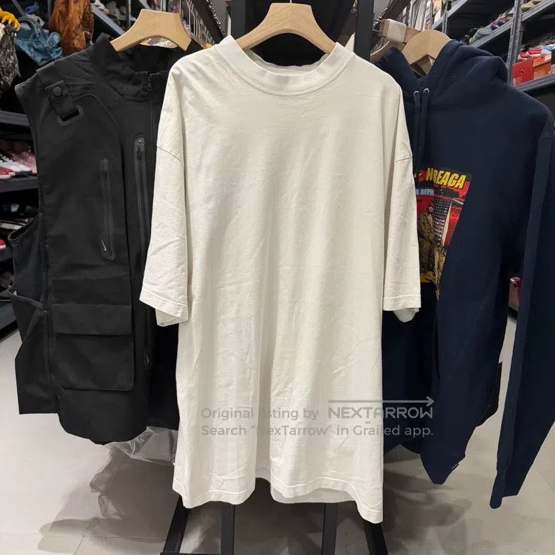 Balenciaga Balenciaga Crystal Round Neck Short Sleeve Size US L / EU 52-54 / 3 - 6 Thumbnail