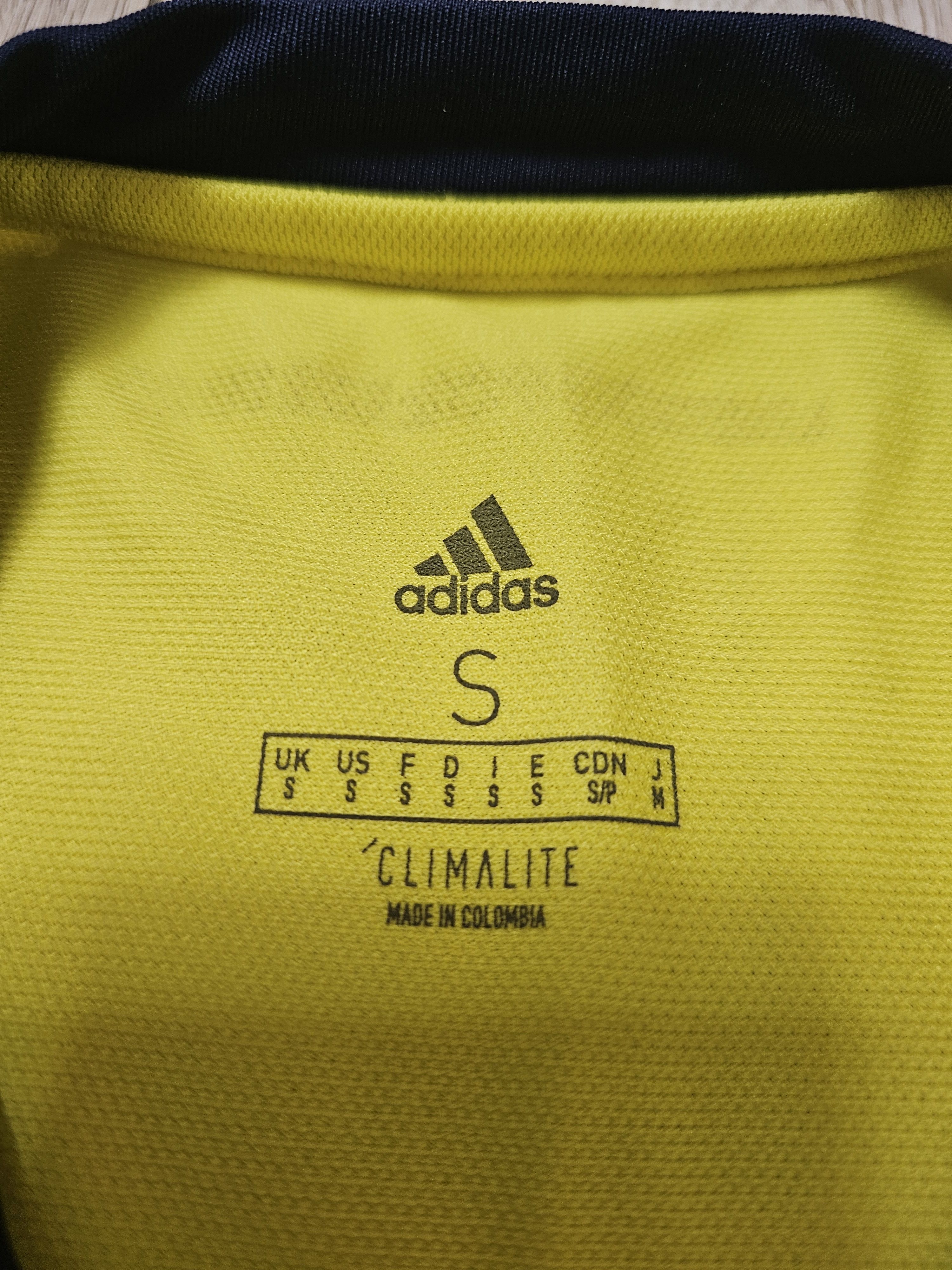 Adidas COLOMBIA 2018 2019 HOME FOOTBALL SHIRT SOCCER JERSEY Size US S / EU 44-46 / 1 - 6 Thumbnail