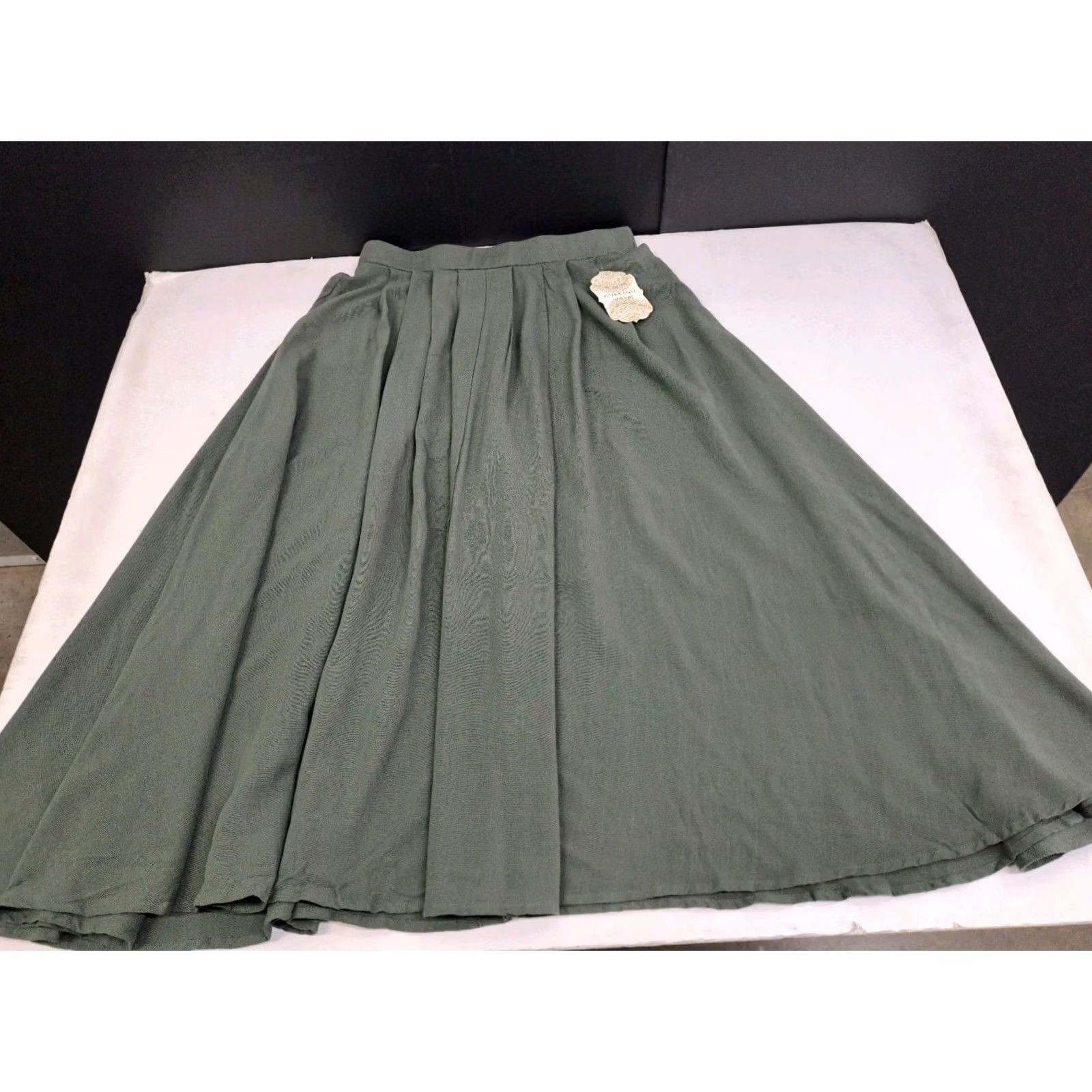 Vintage Alter’d State Skirt Womens M Dust Olive NWT Pleated Long Pullon Size Size 32" / US 10 / IT 46 - 3 Thumbnail