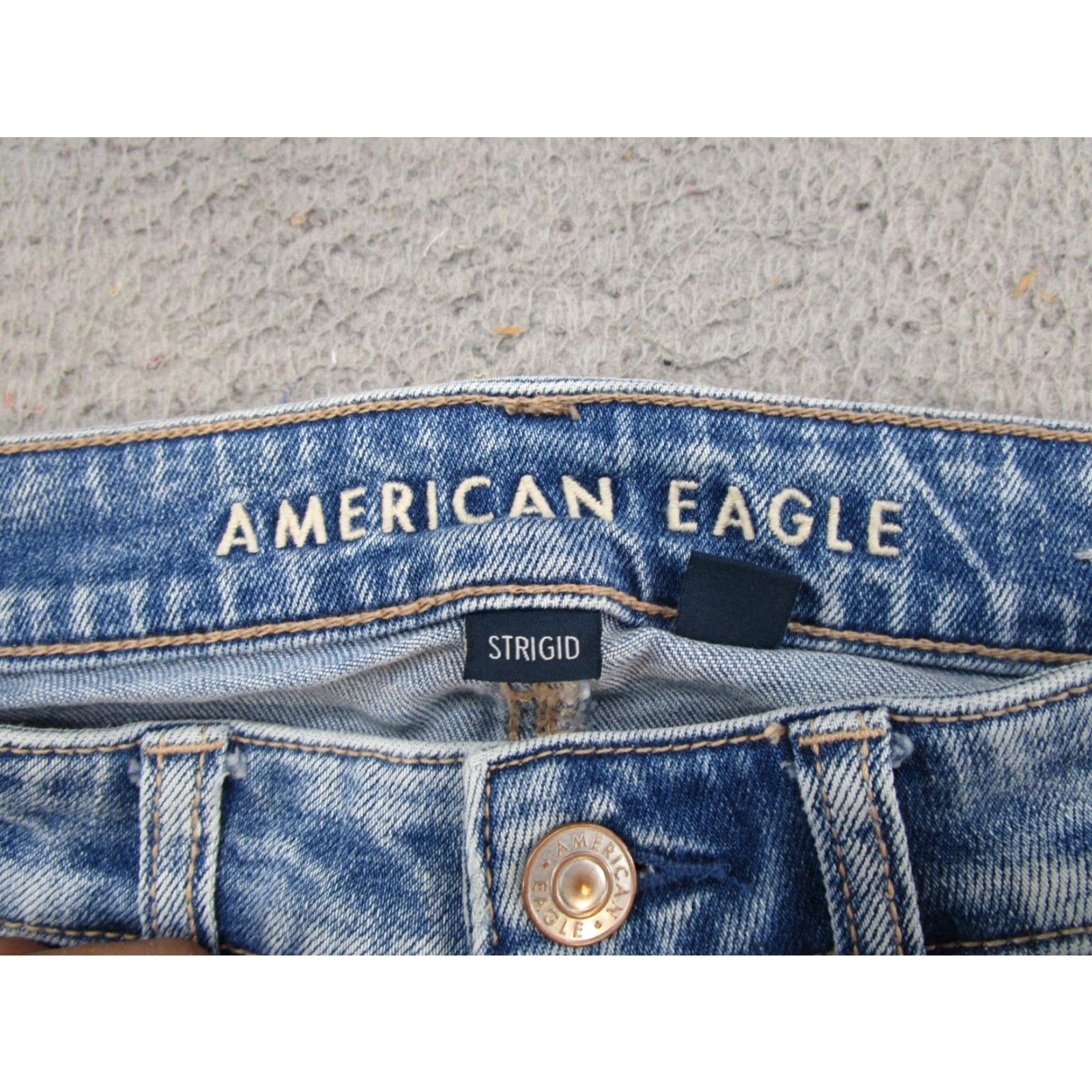 American Eagle Outfitters VINTAGE American Eagle Strigid Distressed Denim Blue Mom Jeans Women's Size 0 Size 25" / US 0 / IT 36 - 4 Thumbnail