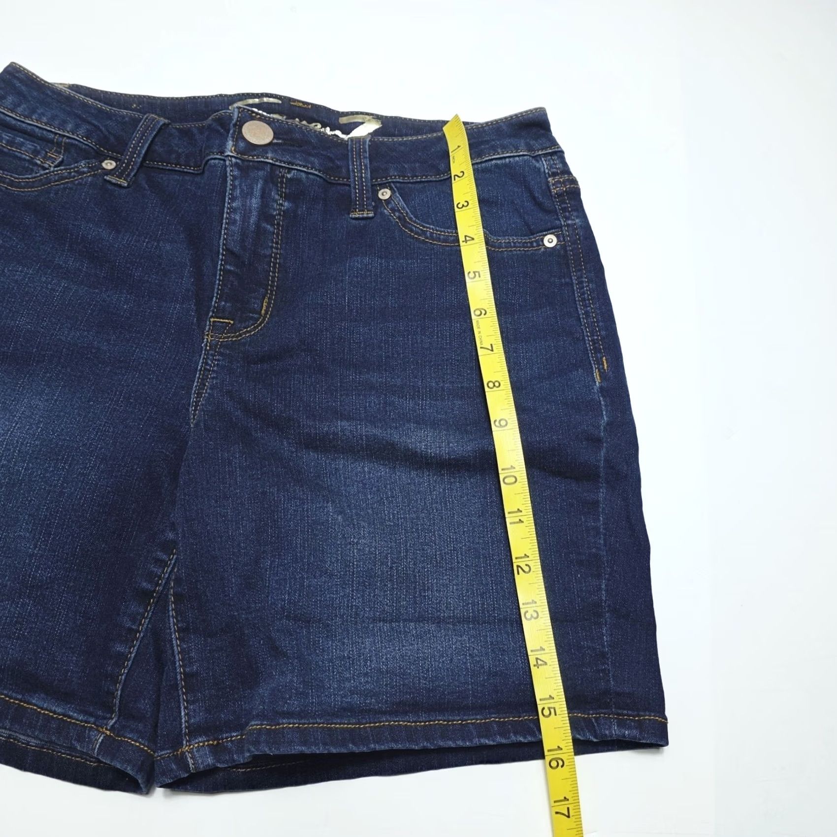 Vintage Seven7 Weekend Shorts Denim Jean Size 8 Mid Rise Casual Summer Womens Bermuda Denim Shorts 5-Pocket Blue Size 30" / US 8 / IT 44 - 4 Thumbnail