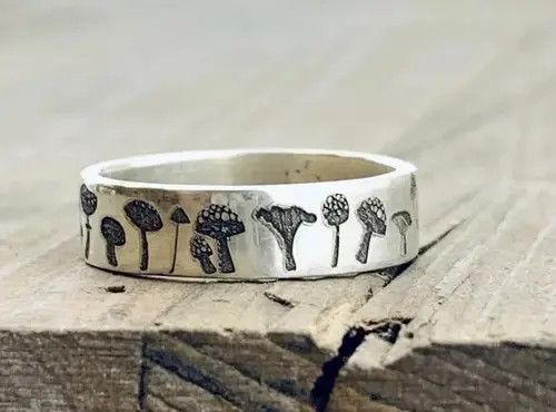 Japanese Brand × Jewelry Handmade Carved Mushroom Ring (size 6-10) Size ONE SIZE - 2 Thumbnail