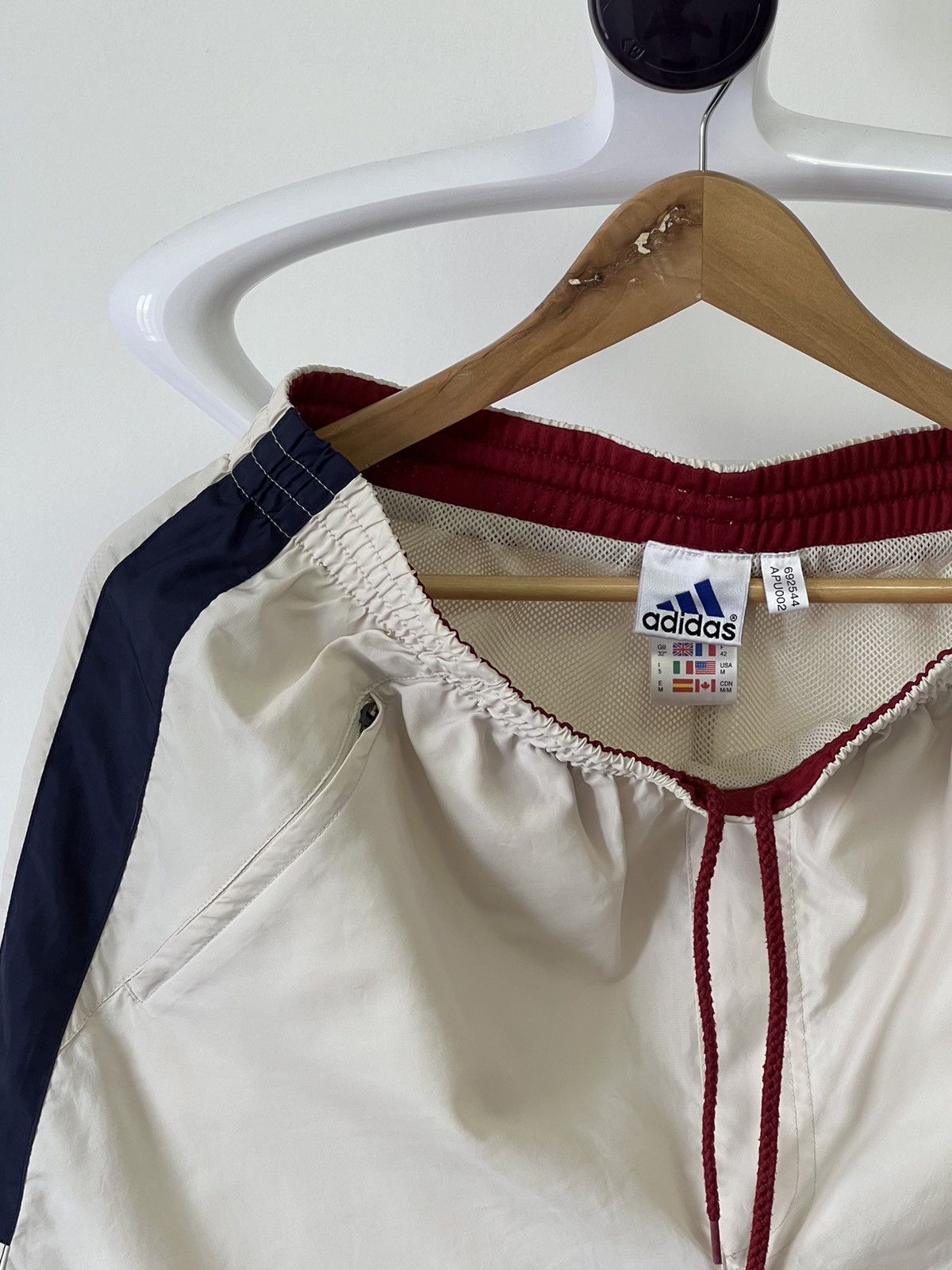 Adidas × Vintage Adidas vintage shorts 🩳 Size US 34 / EU 50 - 3 Thumbnail