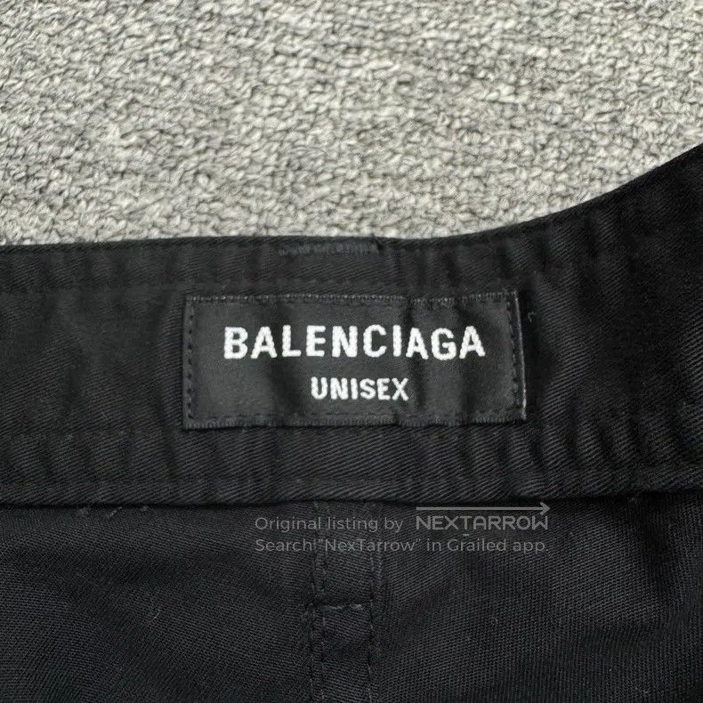 Balenciaga Balenciaga Game badge cargo shorts Size US 34 / EU 50 - 2 Thumbnail