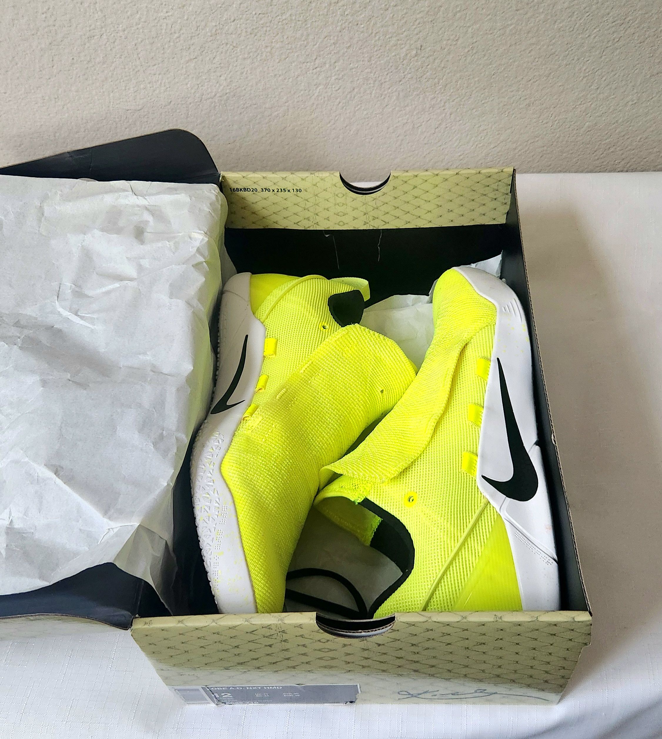 Nike Nike Kobe AD NXT Low VOLT Grinch 916832-710 Basketball SZ 12 Size US 12 / EU 45 - 3 Thumbnail