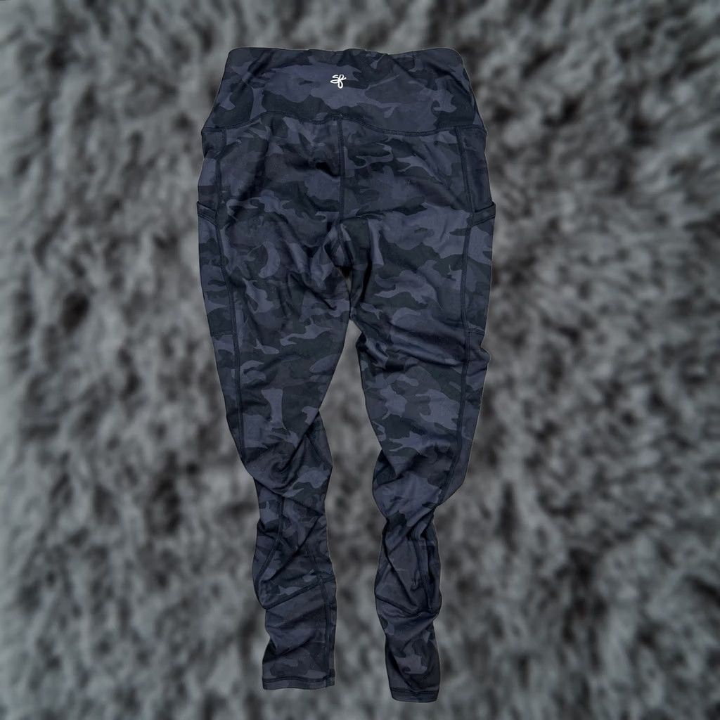 Vintage Sweetflexx High Rise Pockets Camo Resistance Leggings Womens 8 Black NWOT Leather? Size 30" / US 8 / IT 44 - 1 Thumbnail
