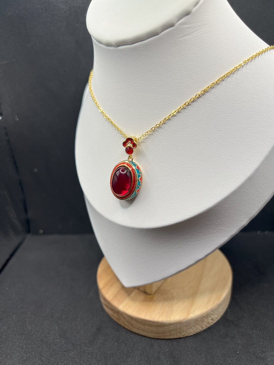 Jewelry Red Crystal Gold Chain Necklace Size ONE SIZE - 2 Thumbnail