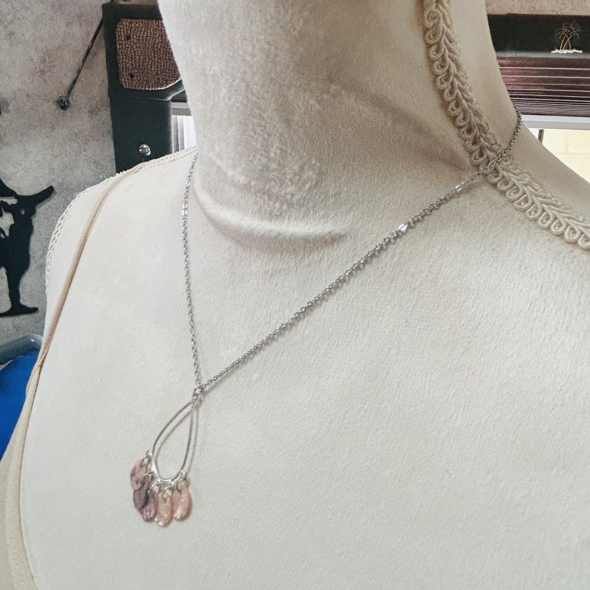 Handmade Handcrafted shell disc chandelier pendant on chain necklace Size ONE SIZE - 3 Thumbnail
