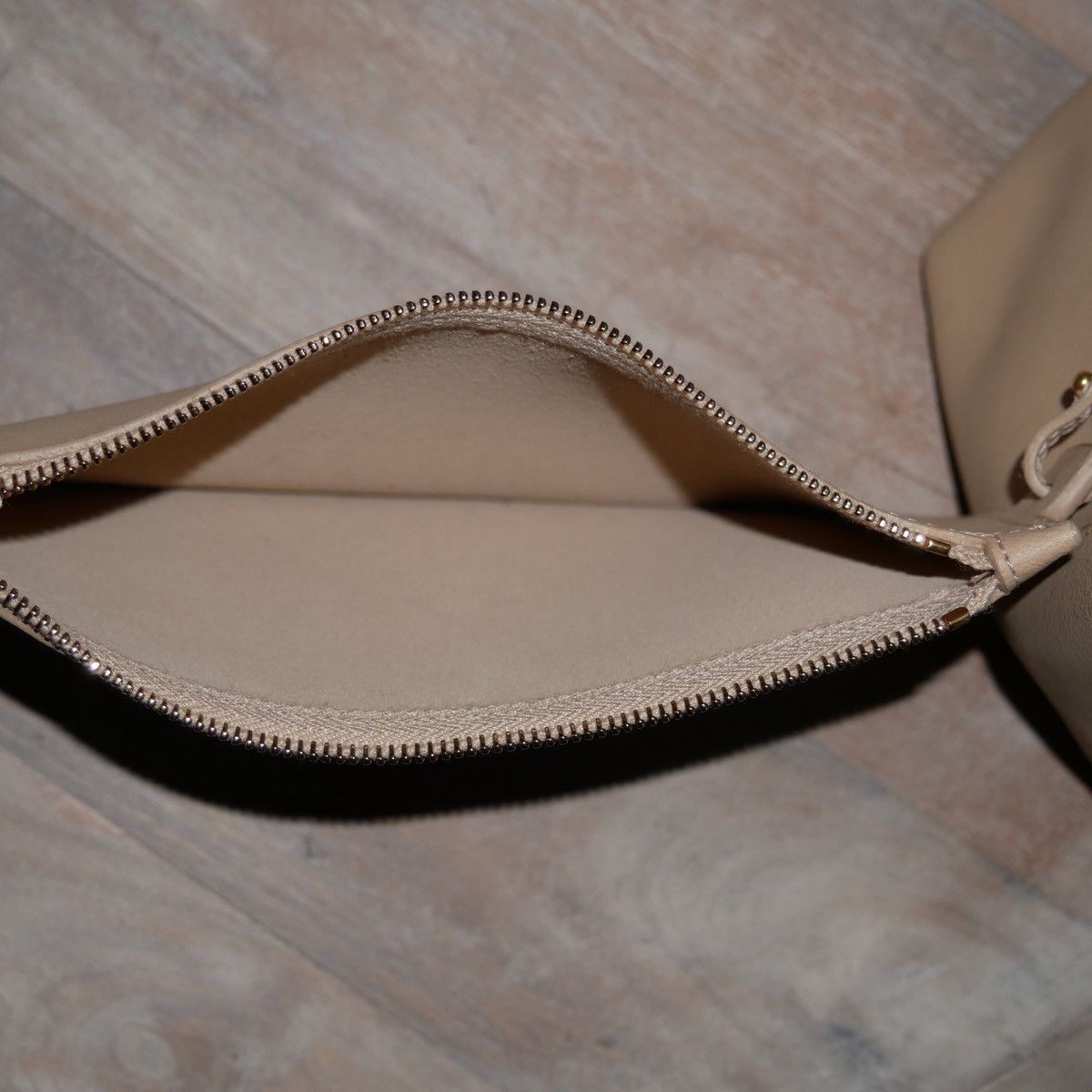 Yves Saint Laurent Shopping Saint Laurent In Leather - Dark Beige Size ONE SIZE - 12 Thumbnail