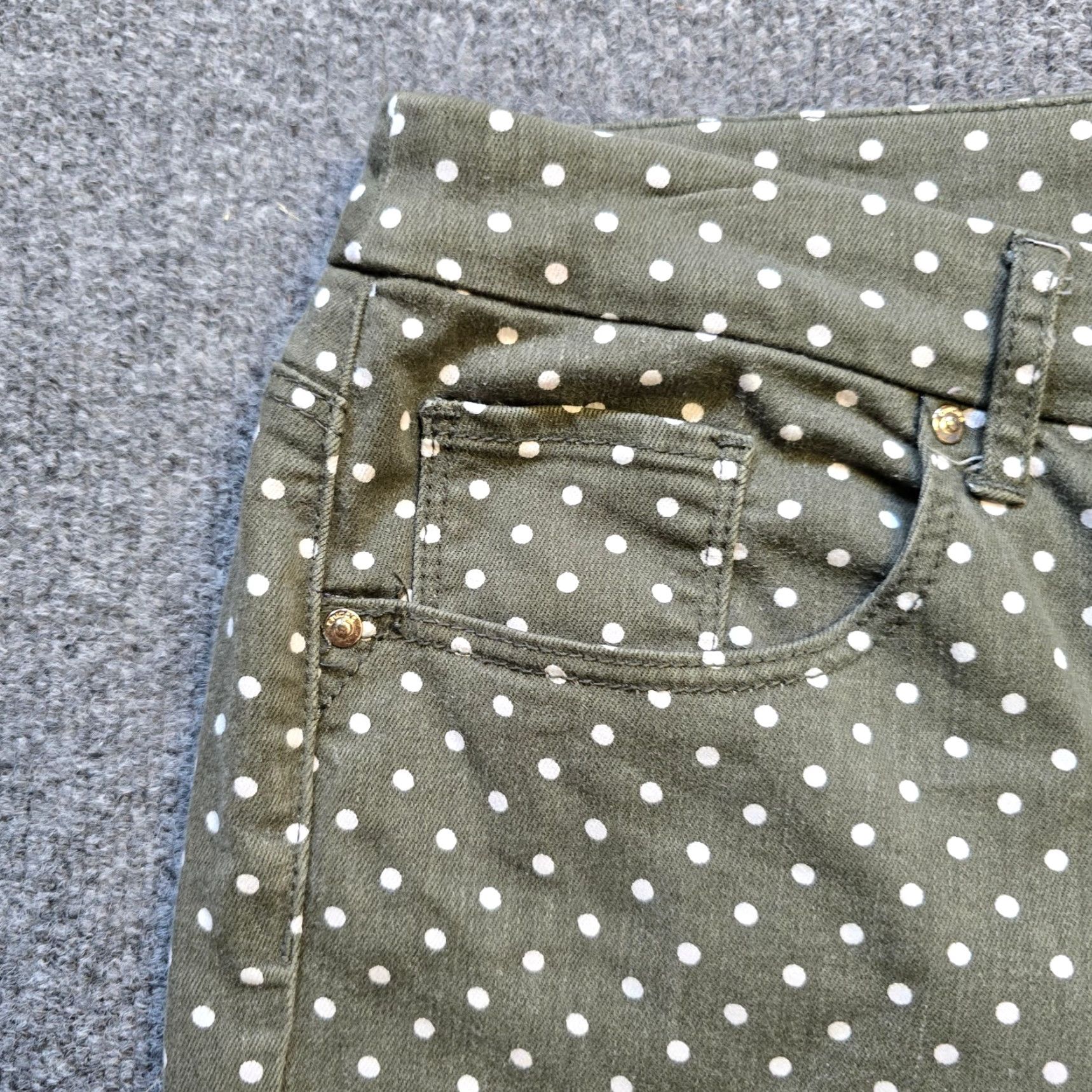 Vintage Chicos Pants Womens 14 Green White Polka Dot Cropped Slimming Stretch Jeans Pant Size 36" / US 14 / IT 50 - 3 Thumbnail
