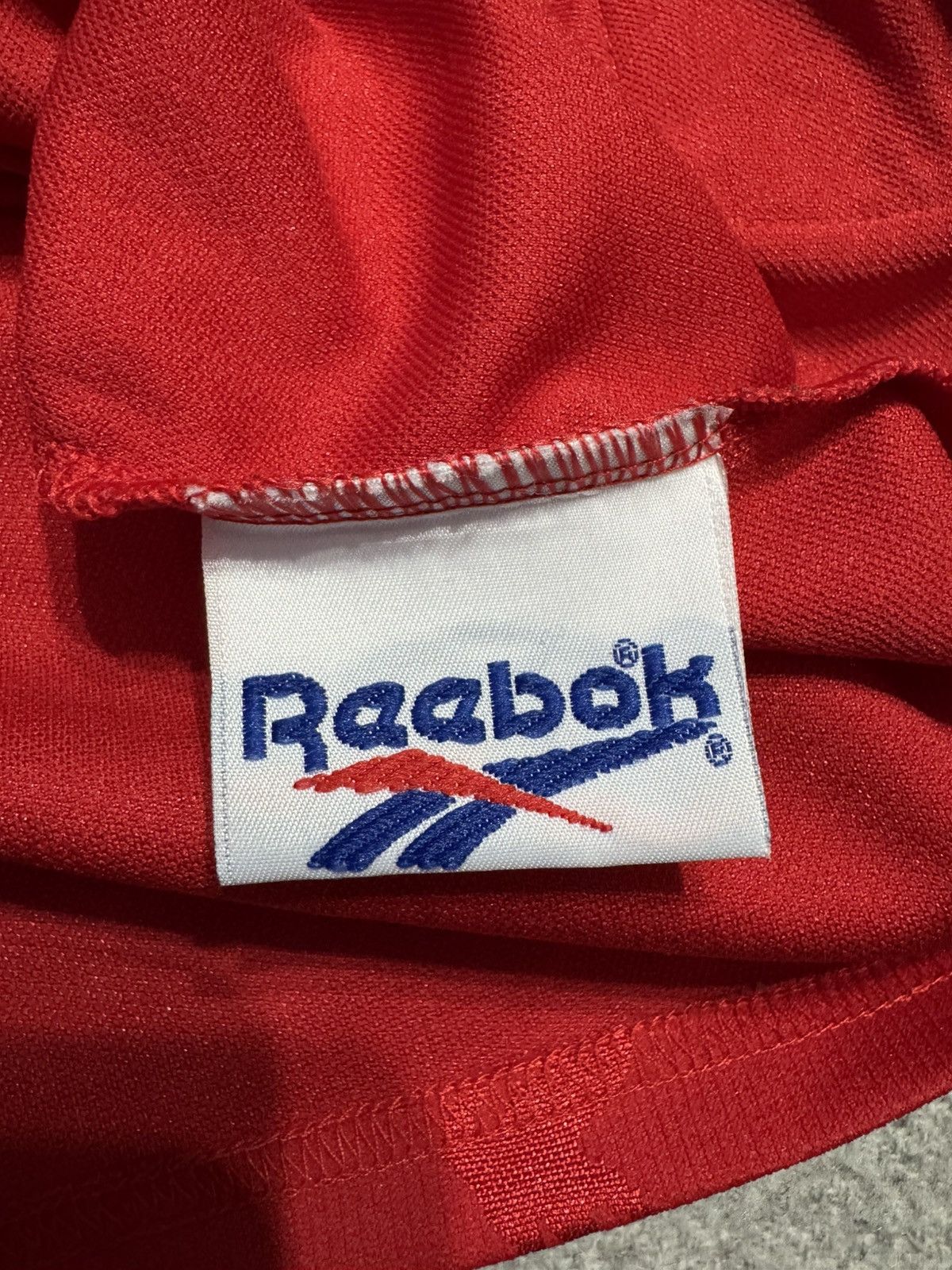 Reebok Reebok Liverpool FC #10 Barnes 1996/98 97 XL new home jersey Size US XL / EU 56 / 4 - 8 Thumbnail