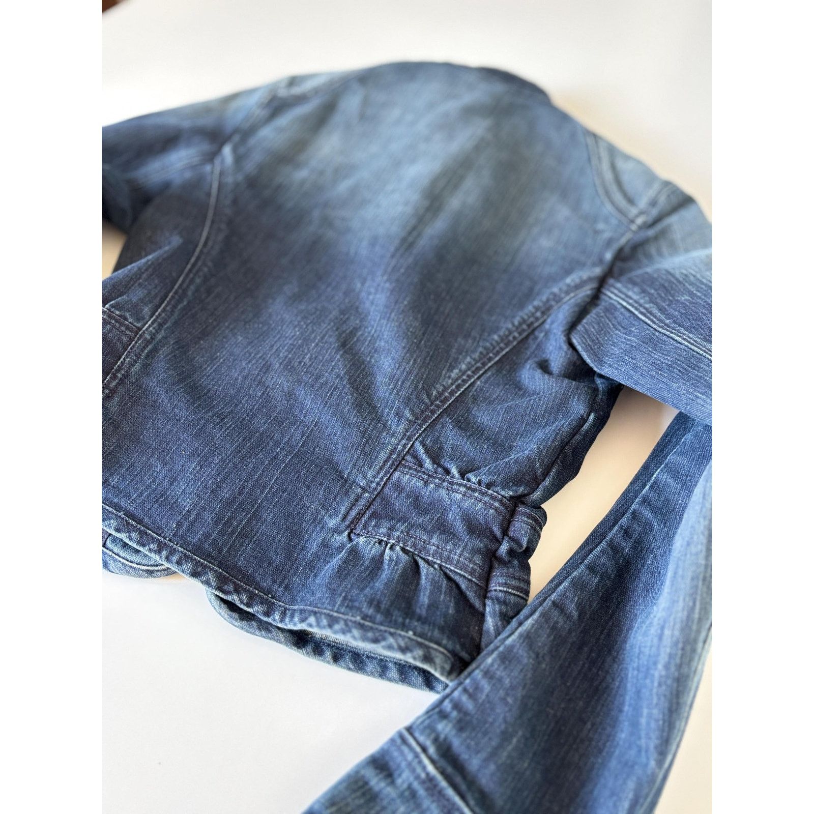 Levi's Vintage Levi’s Blue Denim Jacket Women’s Short Fit Y2K Size US M / EU 48-50 / 2 - 7 Thumbnail