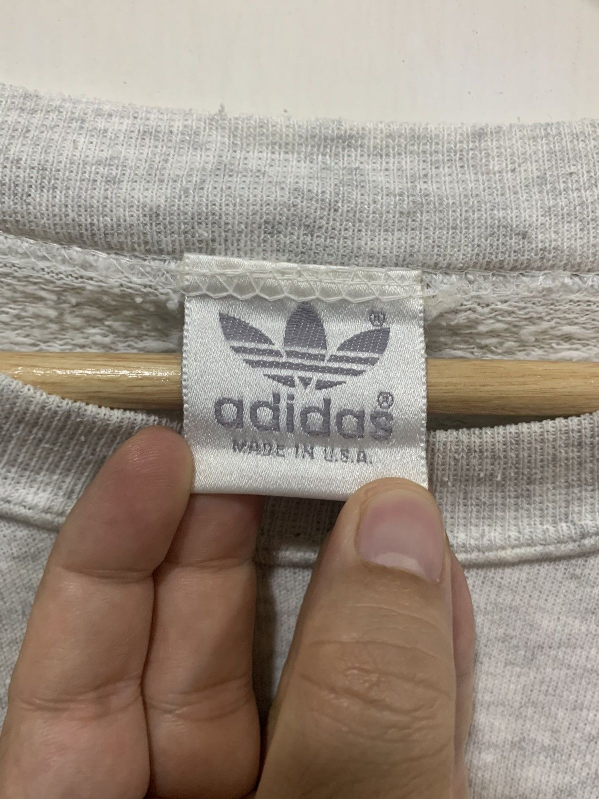 Adidas Adidas Vintage Big Embroidered Logo Size US XXL / EU 58 / 5 - 12 Thumbnail