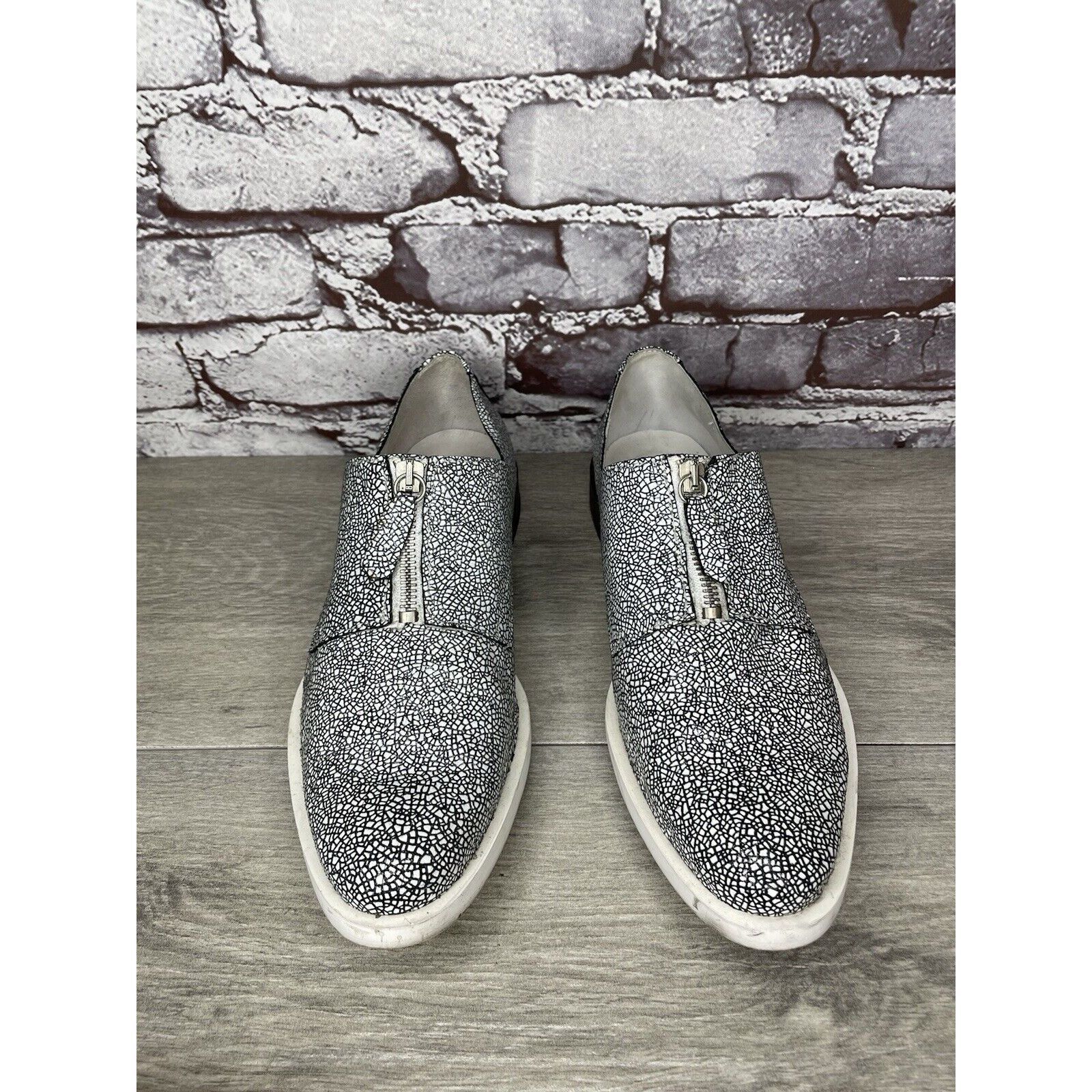 Miista Miista London Black White Leather Cracked Print Center Zip S Size US 8.5 / IT 38.5 - 21 Thumbnail