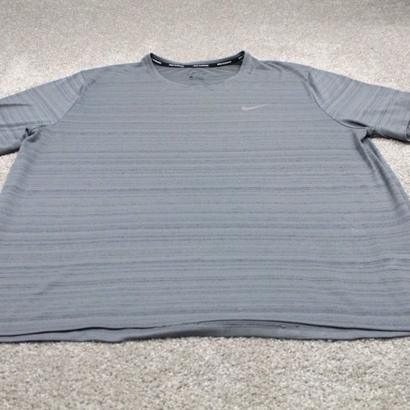 Nike Nike Dri-FIT Running Shirt Mens XL Gray Polyester S/S Pullover Athletic Breathable Lightweight Logo Size US XL / EU 56 / 4 - 2 Thumbnail