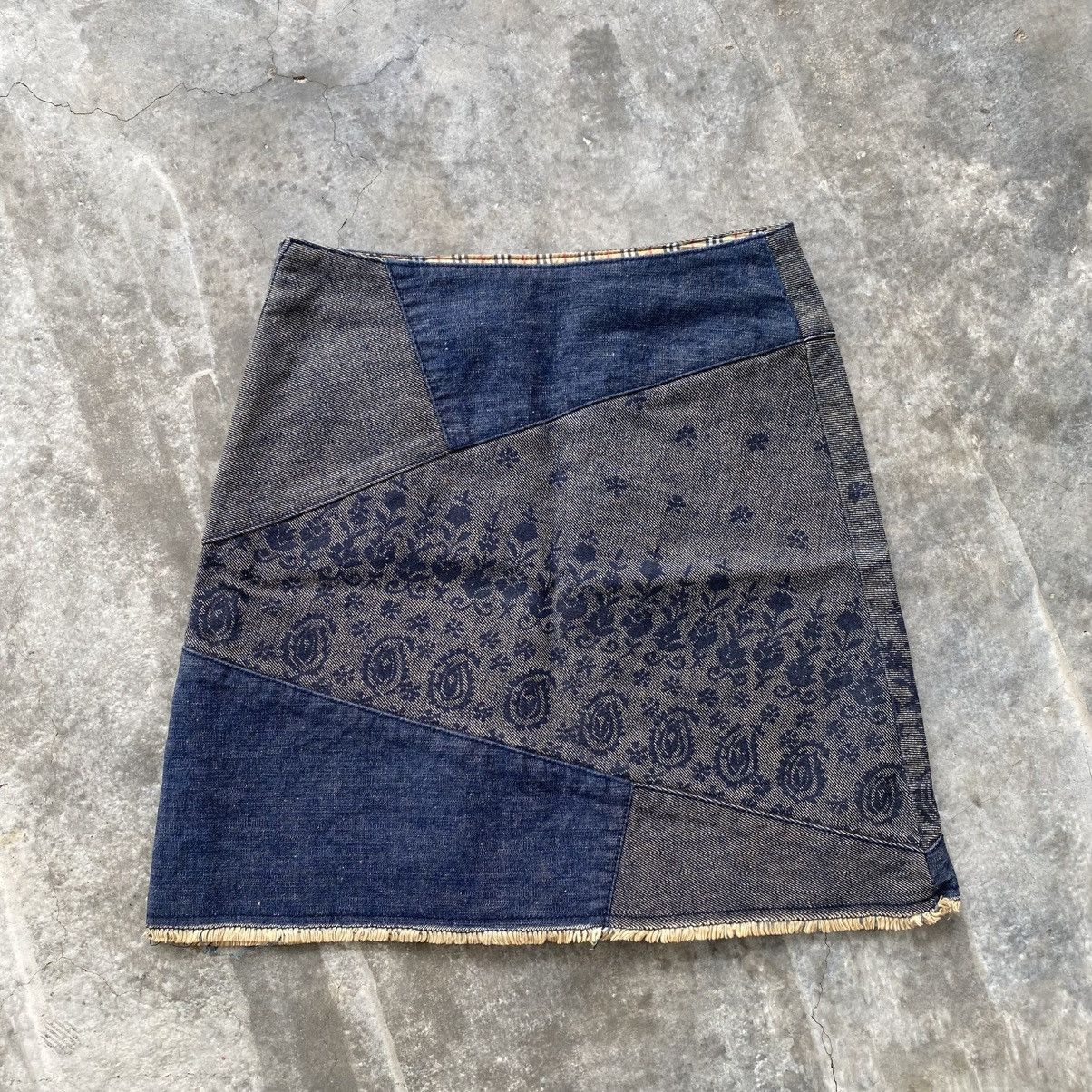 Burberry × Burberry Prorsum × Vintage Vintage Y2K Burberry Skirt Size 24" / US 00 / IT 34 - 1 Thumbnail