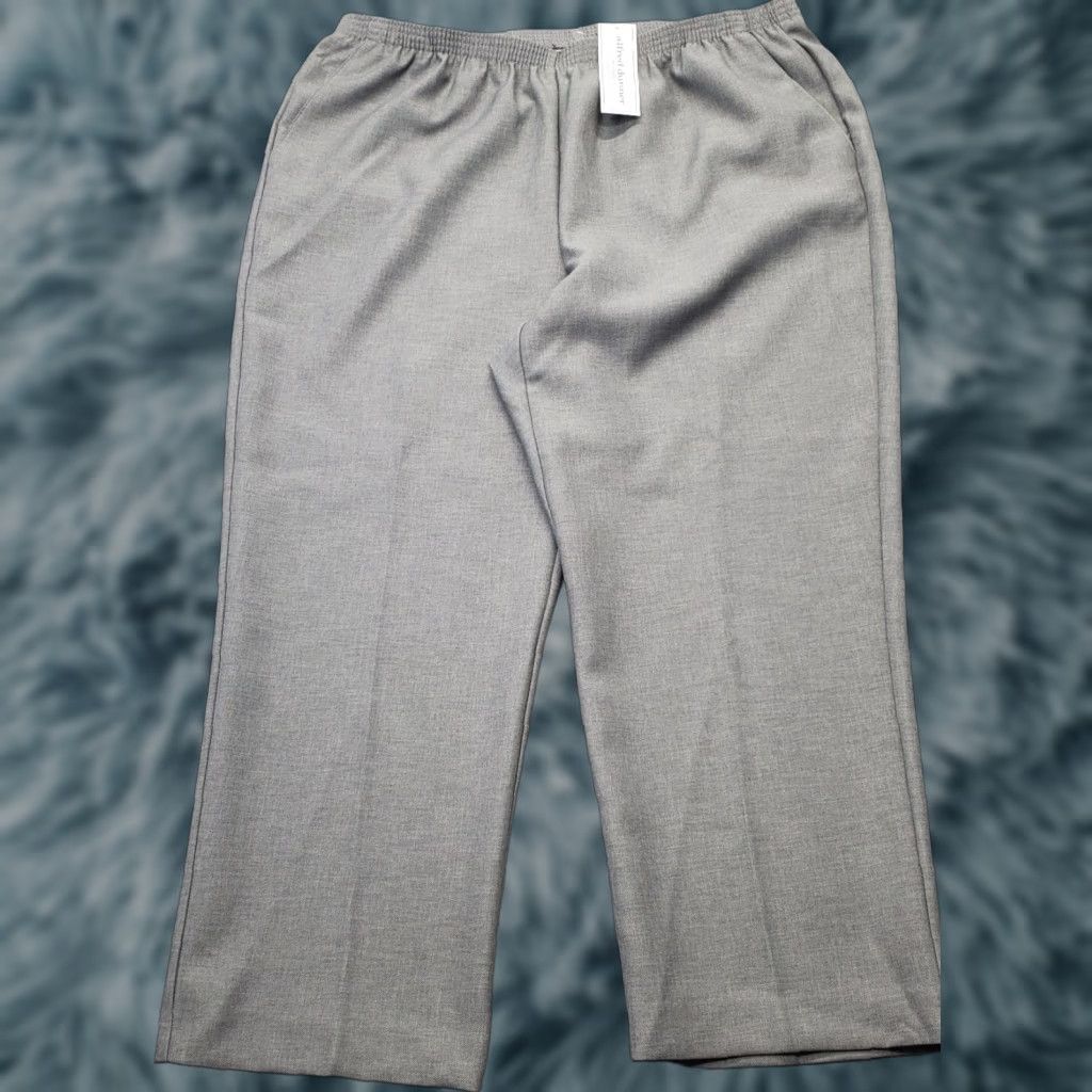 Vintage Alfred Dunner Crop Pants Womens Size 18W Gray Elastic Waist Pockets Cropped 100% Polyester Classic Fit -NWT- Size 40" / US 18 - 1 Thumbnail