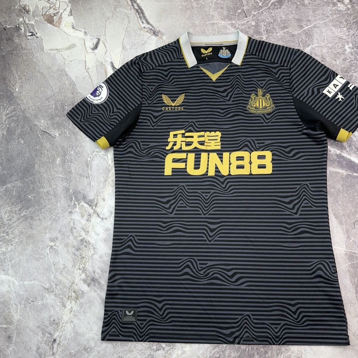 Vintage Newcastle United Castore Jersey 2021-22 Away Football Shirt Size US L / EU 52-54 / 3 - 4 Thumbnail