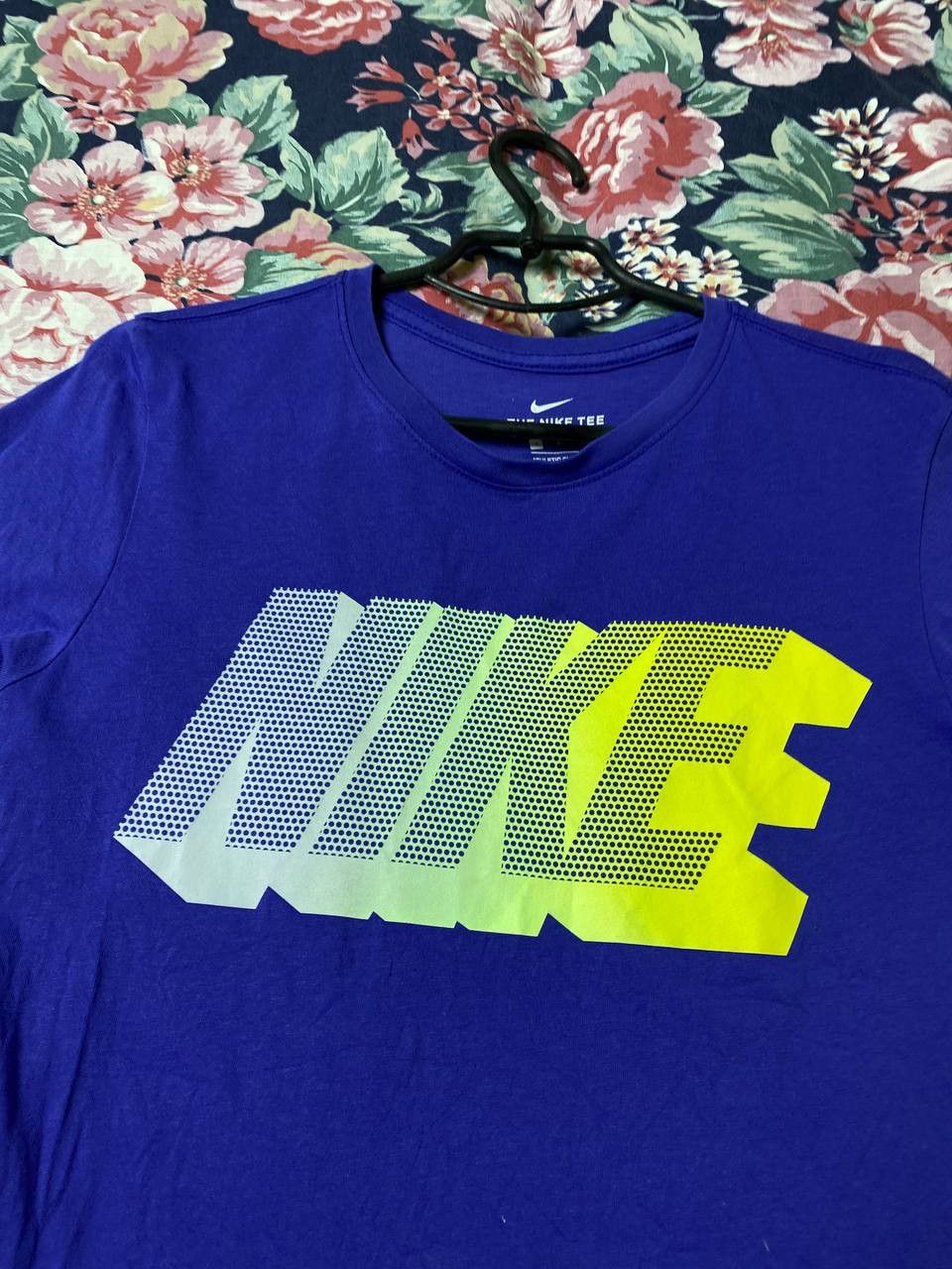 Nike × Vintage Vintage Nike streetwear center logo tee hype tee Size US S / EU 44-46 / 1 - 5 Thumbnail