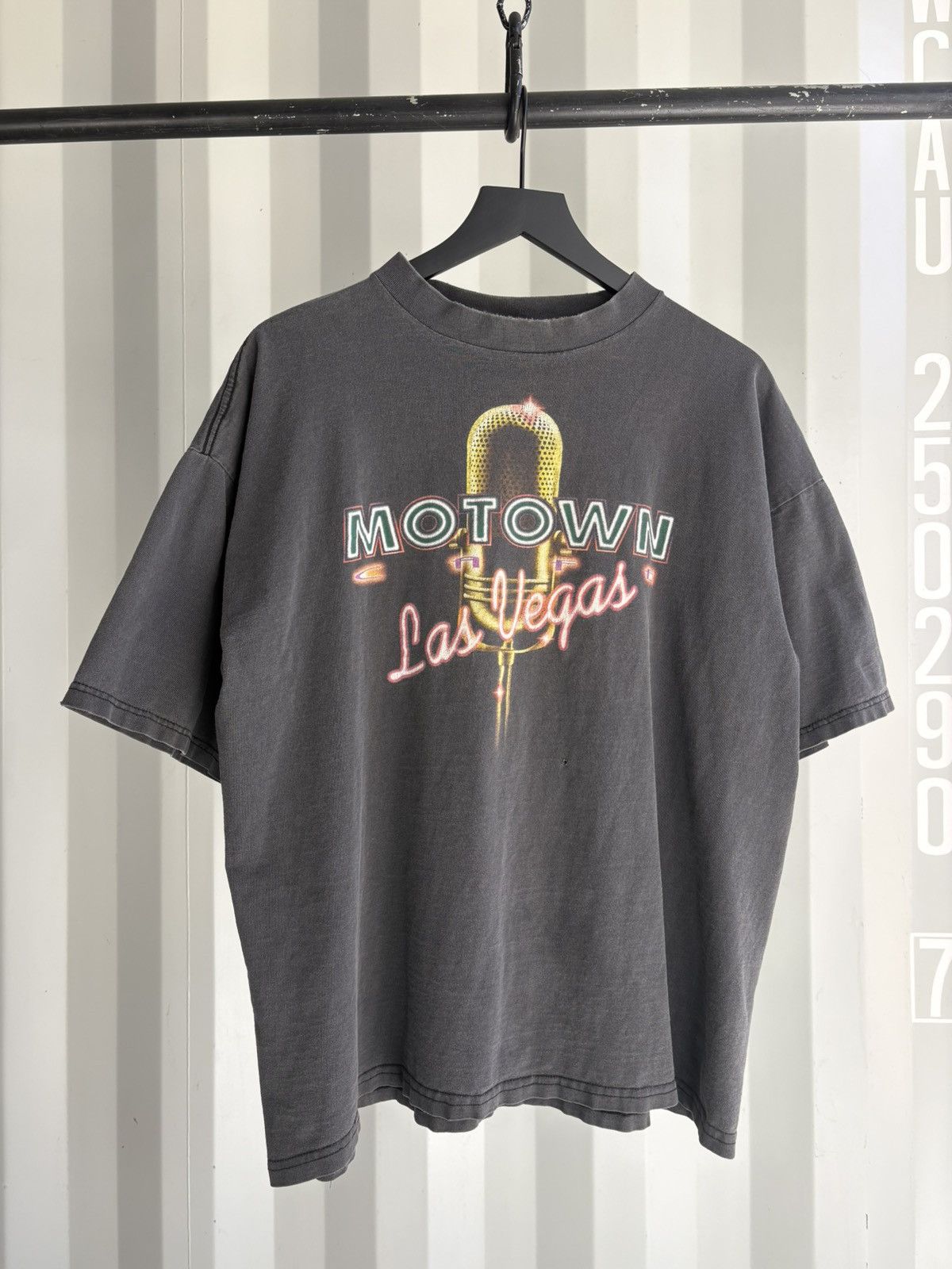 Vintage Vintage Motown Las Vegas Shirt Faded Distressed Grunge Band Size US XXL / EU 58 / 5 - 1 Thumbnail