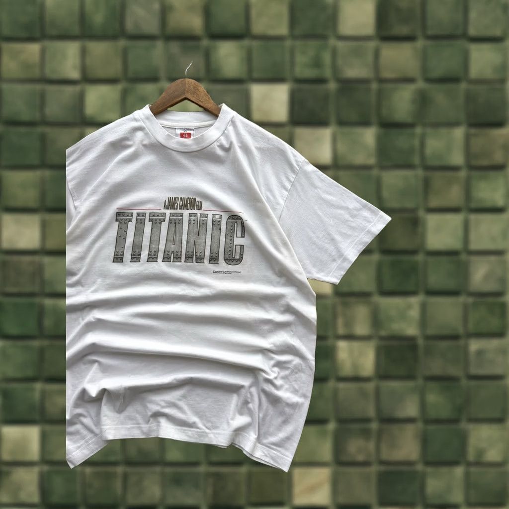 Hanes VINTAGE Titanic Movie White T-shirt Hanes XL Mens Short Sleeve Cotton Logo 1998 90s Merch USA Movie Titanik Size US XL / EU 56 / 4 - 1 Thumbnail