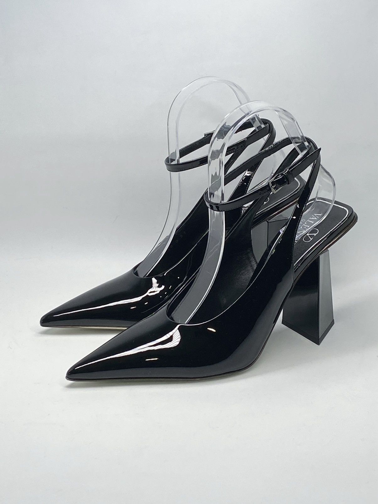 Valentino Garavani One Stud Patent Leather Pumps size 37