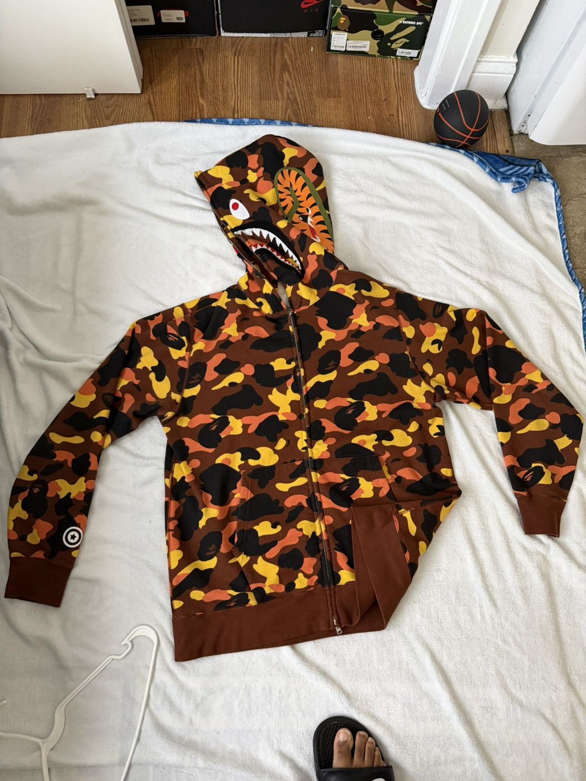 Bape BAPE HOODIE- FULL SHARK ZIP Size US XXL / EU 58 / 5 - 3 Thumbnail