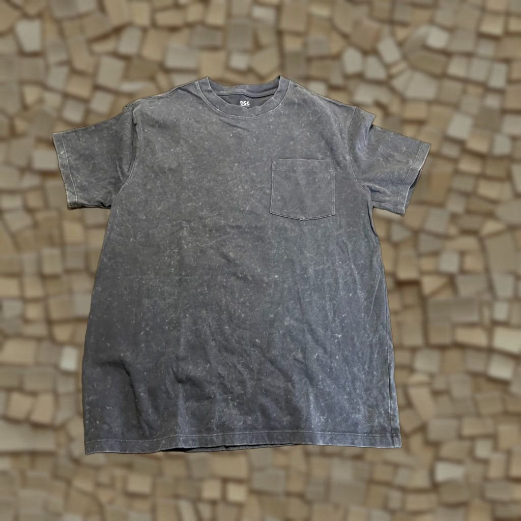Vintage VINTAGE D&G Shirt Men Medium Grey Short Sleeve Round Neck Pocket Size US M / EU 48-50 / 2 - 1 Thumbnail