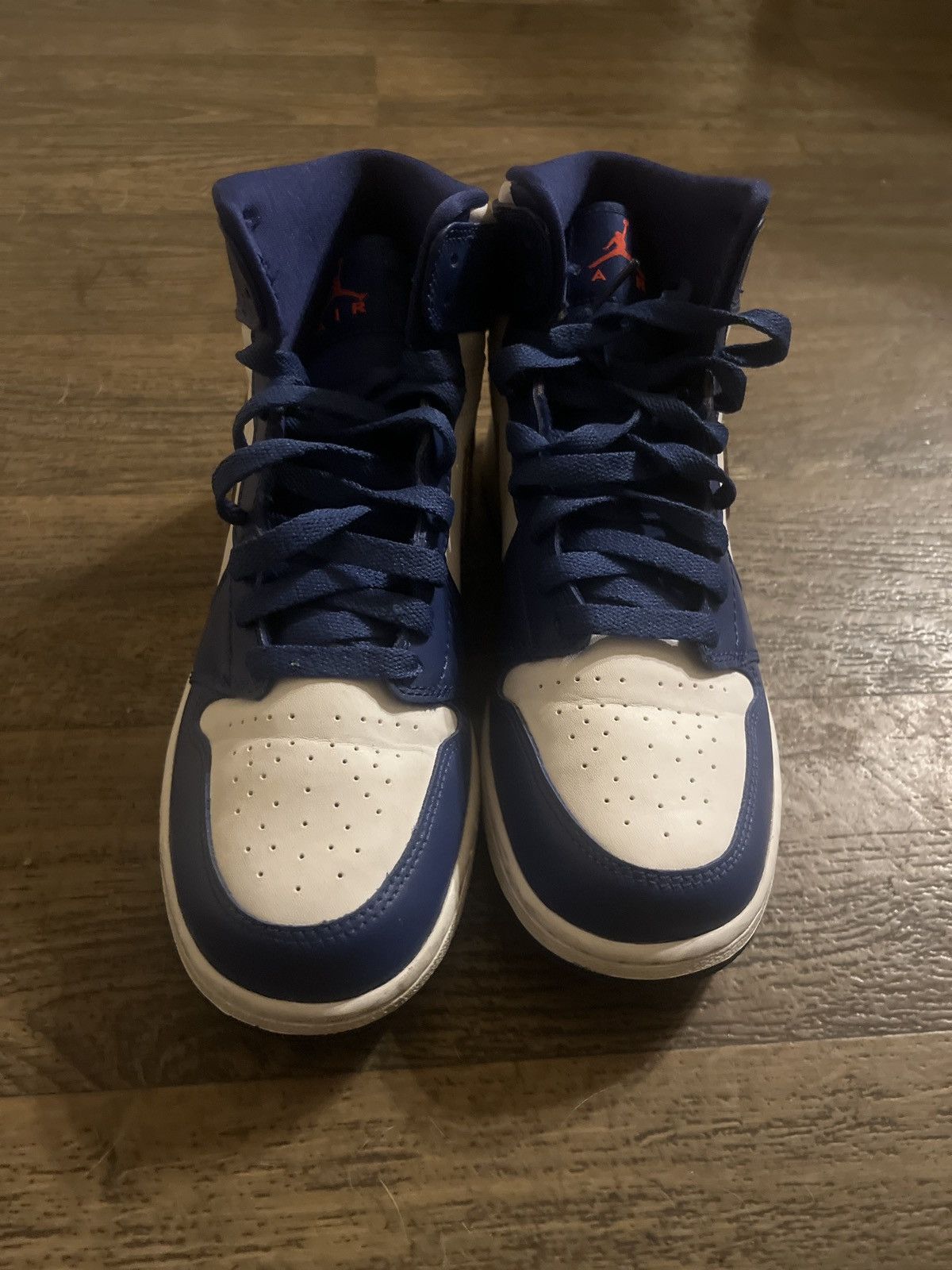Jordan Brand Air Jordan 1s Golds Size US 6.5 / EU 39-40 - 3 Thumbnail