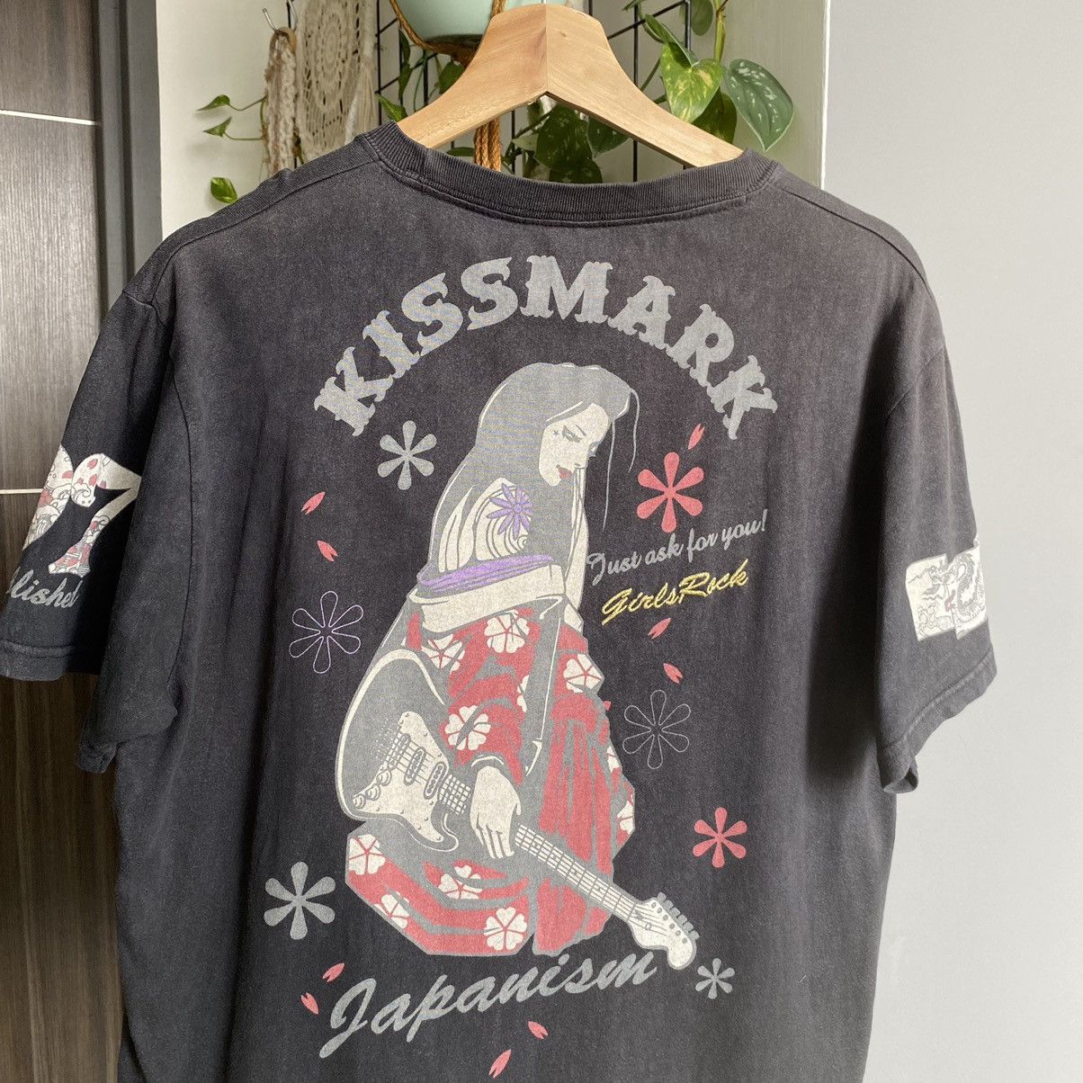 Japanese Brand Thrashed Faded Vintage Y2K Kissmark Girl Rock ERD GRUNGE TEE Size US L / EU 52-54 / 3 - 2 Thumbnail