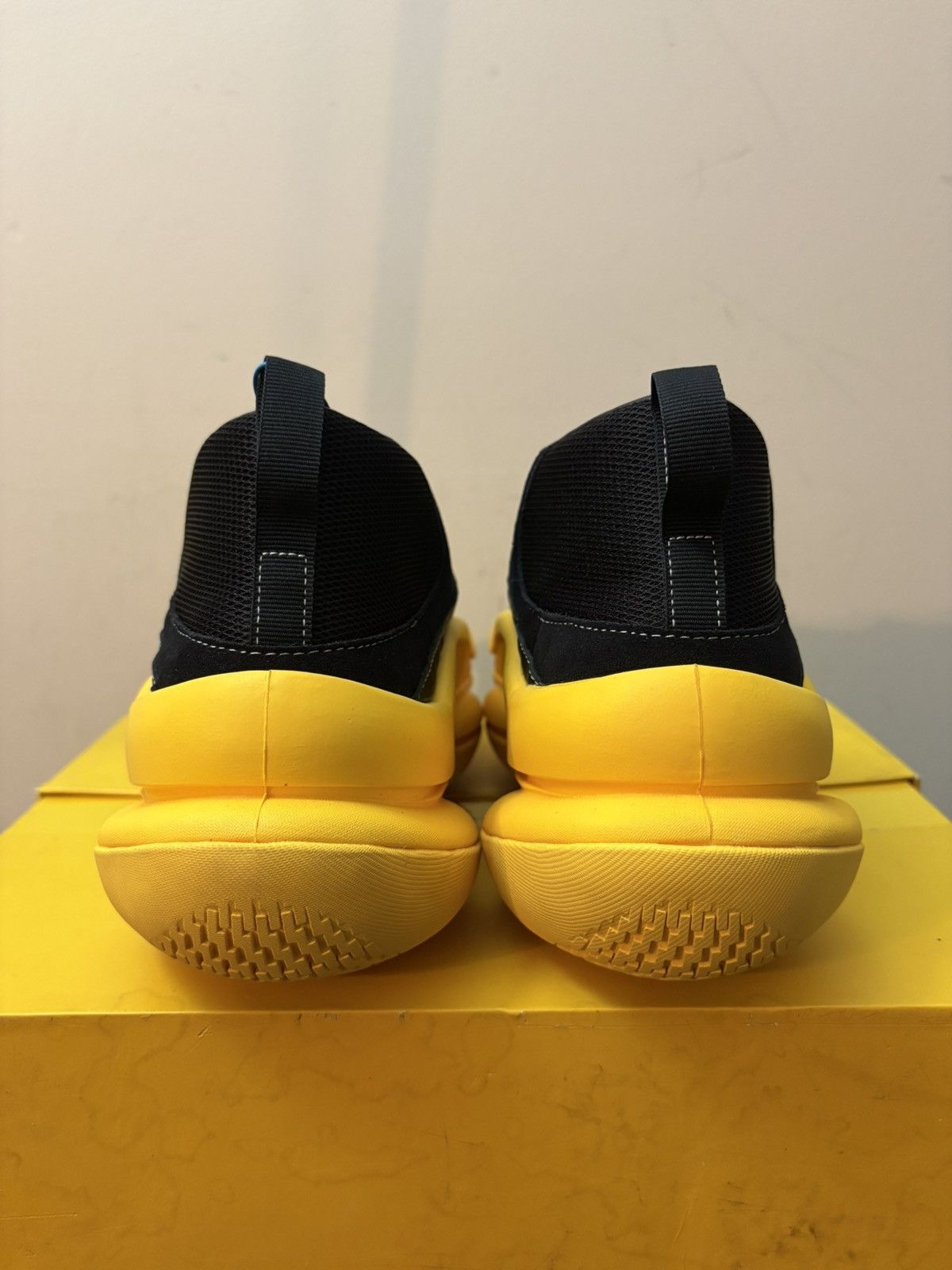 Pyer Moss × Reebok Reebok Pyer Moss Sculpt Black Yellow Size US 9 / EU 42 - 5 Thumbnail