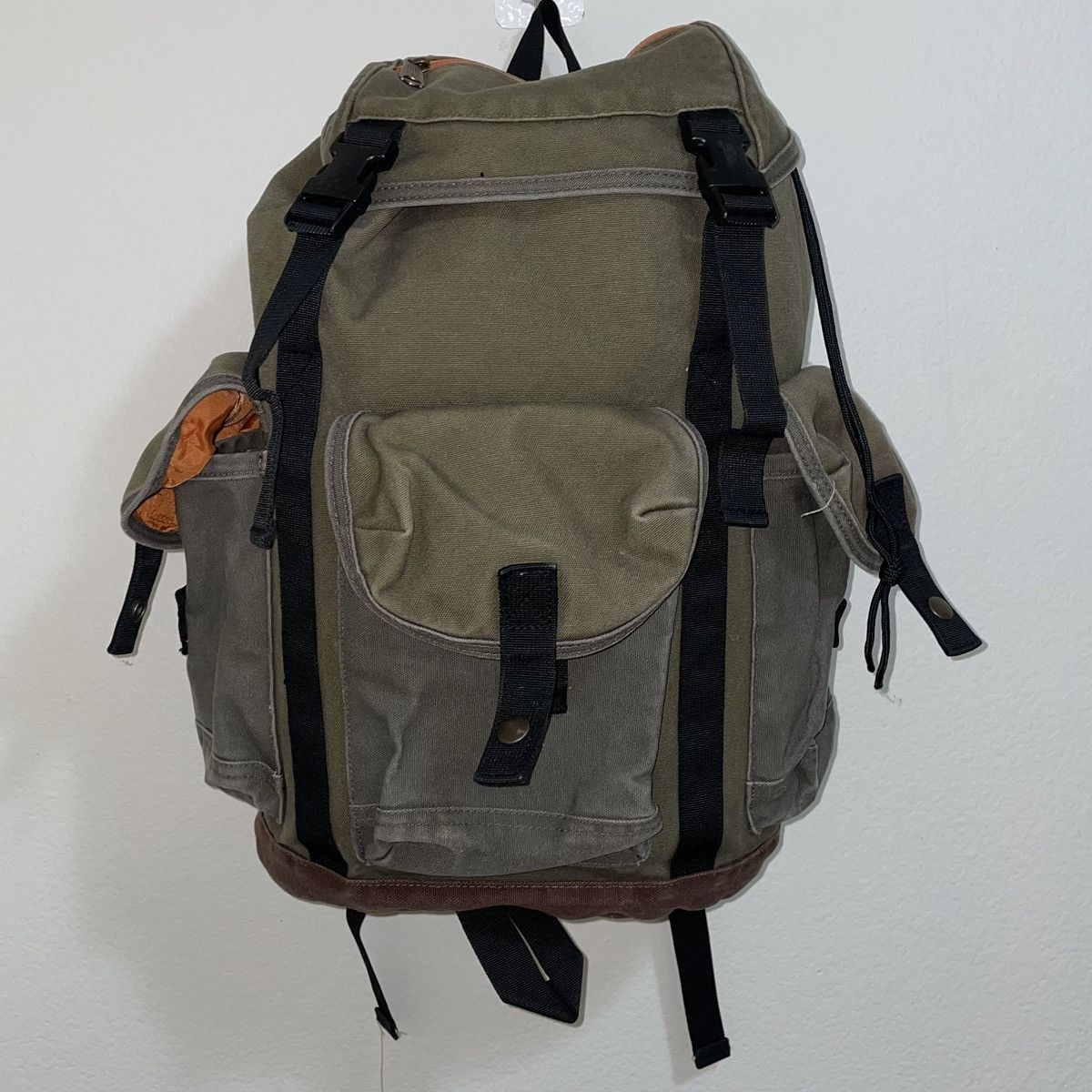 Gap Gap Duck Canvas Cargo Backpack Size ONE SIZE - 1 Thumbnail