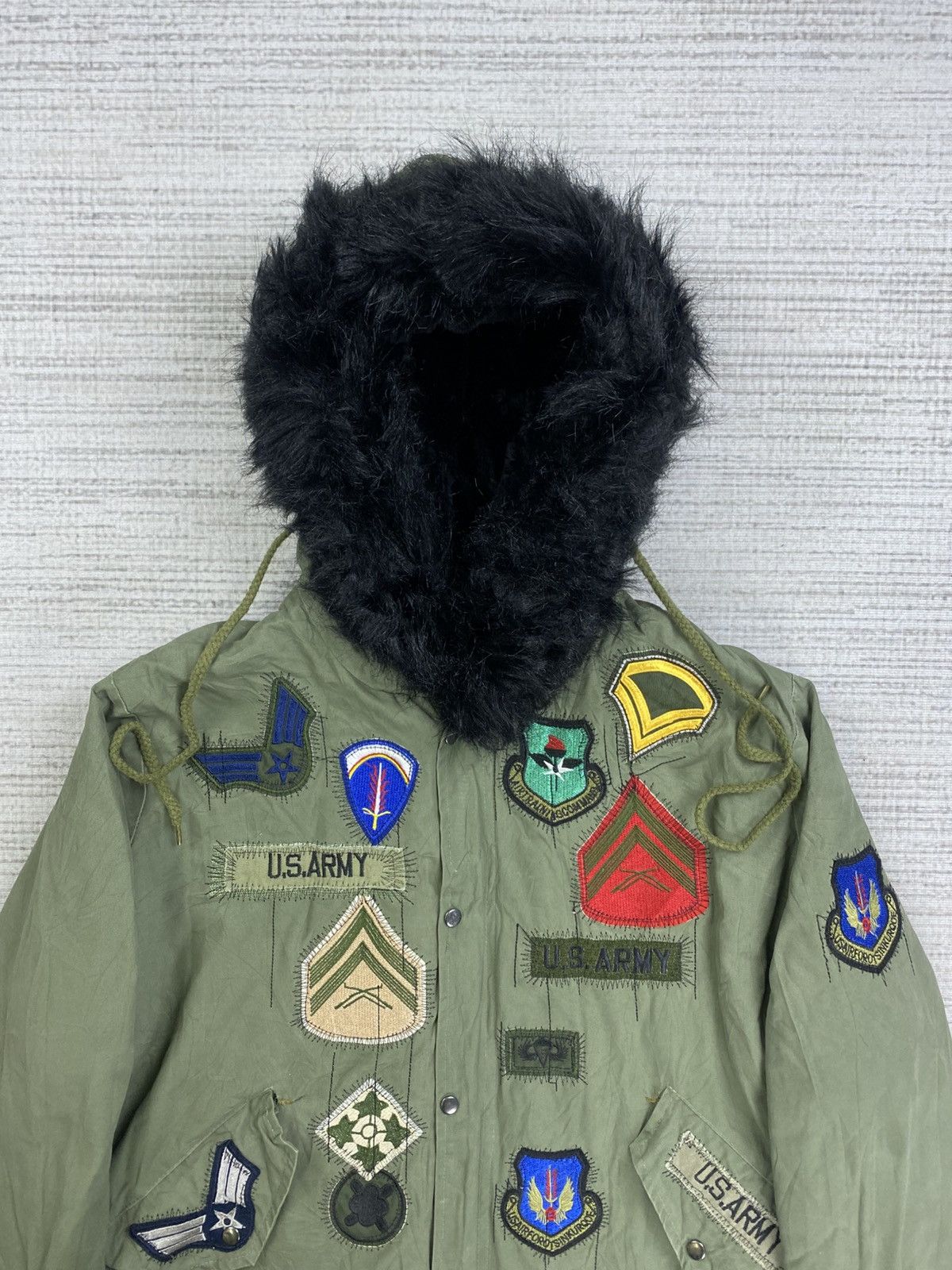 Vintage Vintage US Army Military Patch Faux Fur Hoodie Jacket Size US L / EU 52-54 / 3 - 6 Thumbnail