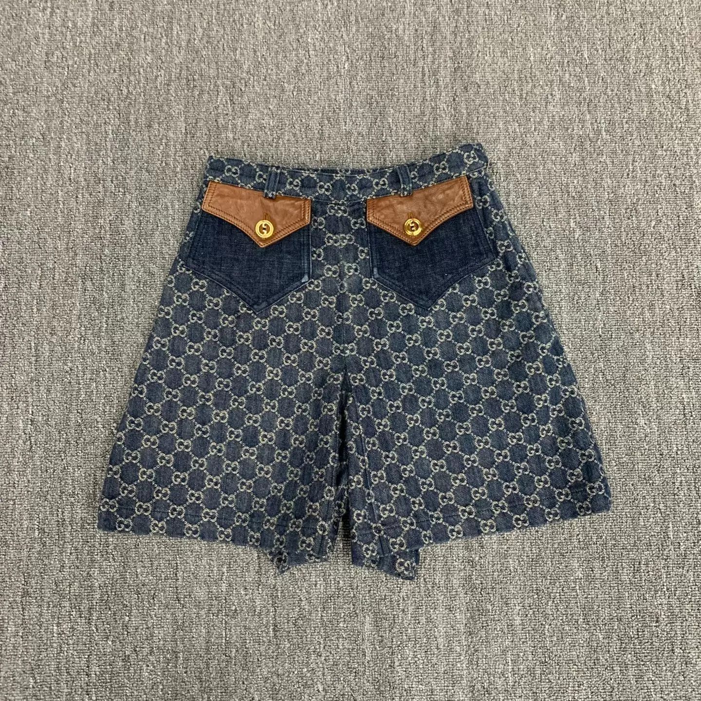 Gucci GUCCI Blue Leather GG Logo Denim Shorts 38 95 New Size 26" / US 2 / IT 38 - 1 Thumbnail