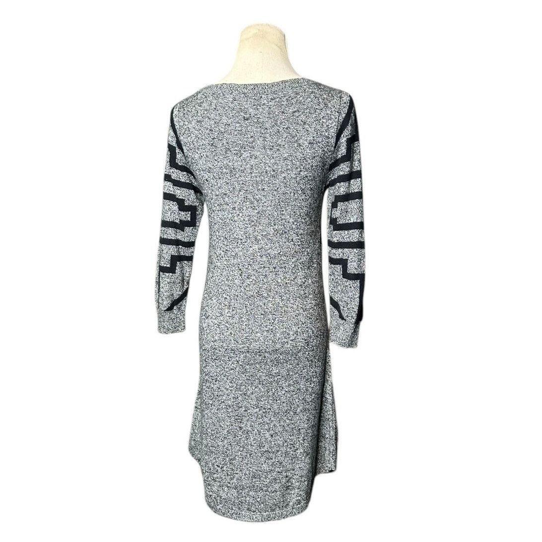 Express Express gray black geometric sweater dress size XS Size XS / US 0-2 / IT 36-38 - 2 Thumbnail