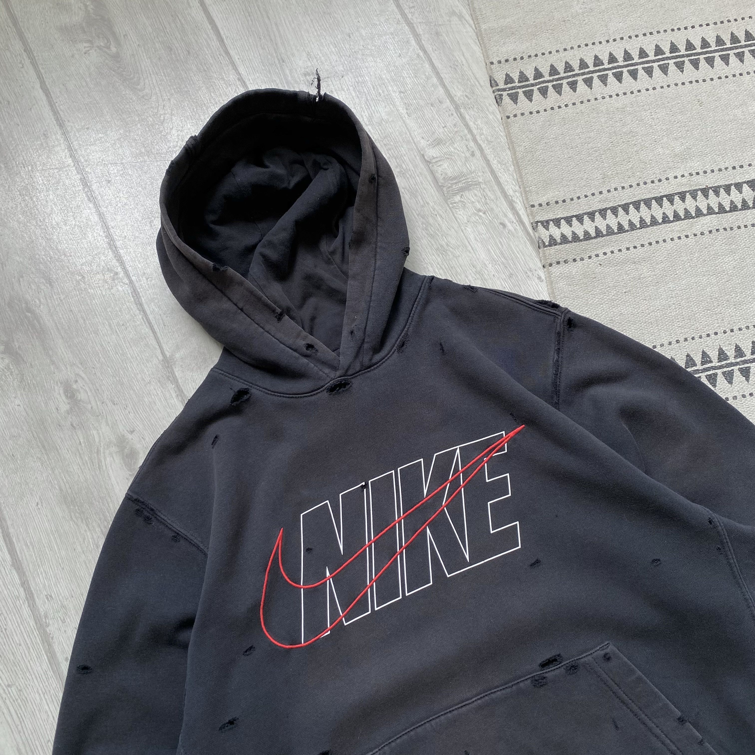 Nike 🦏 Thrashed Nike hoodie center logo swoosh Size US M / EU 48-50 / 2 - 2 Thumbnail