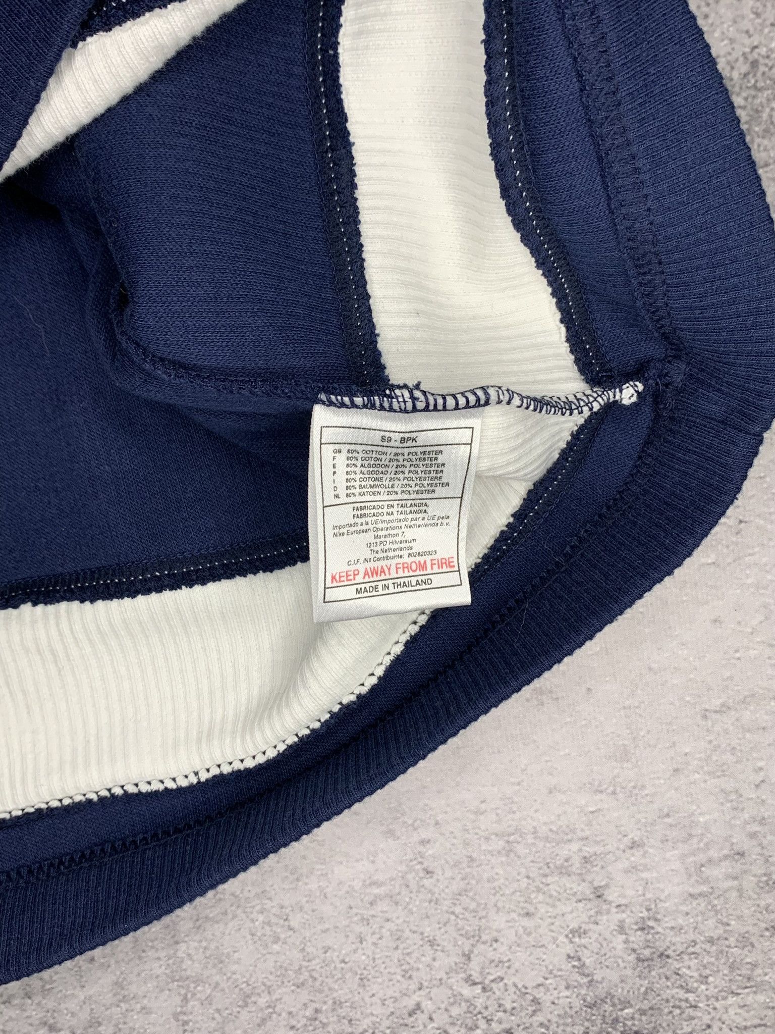 Nike Vintage 90s Nike Basketball Hoodie Size US M / EU 48-50 / 2 - 7 Thumbnail