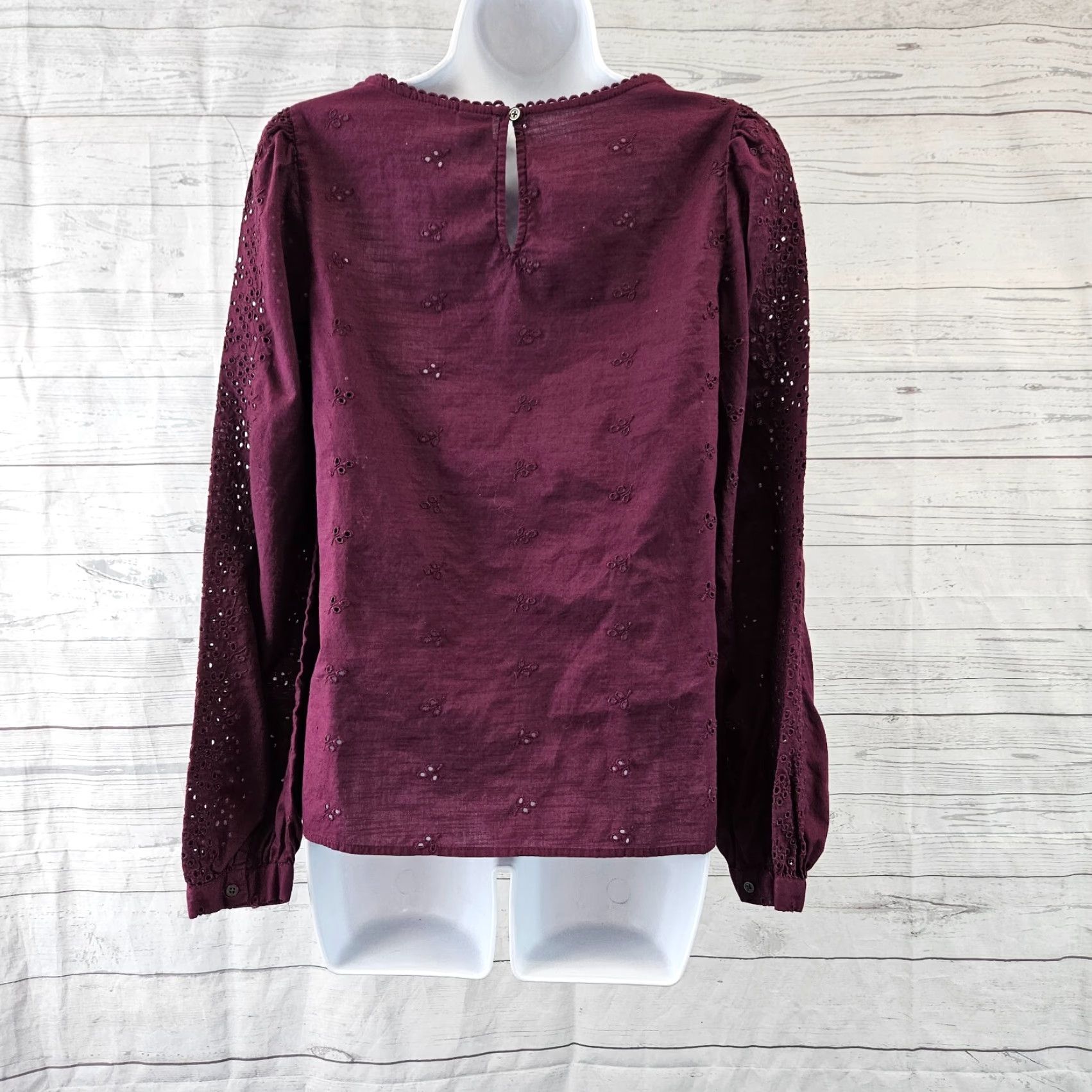 Gap VINTAGE Gap Womens Eyelet Top Sz XS Burgundy Long Sleeve Cotton Size XS / US 0-2 / IT 36-38 - 4 Thumbnail