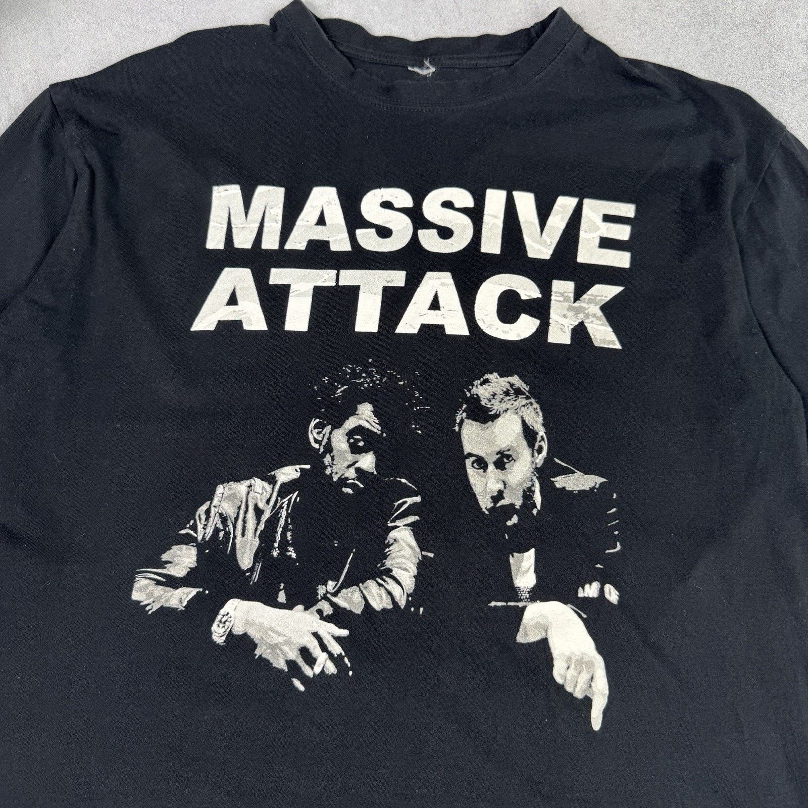 Vintage Massive Attack Band Long Sleeve Band Tvshirt Size S Black Size US S / EU 44-46 / 1 - 11 Thumbnail